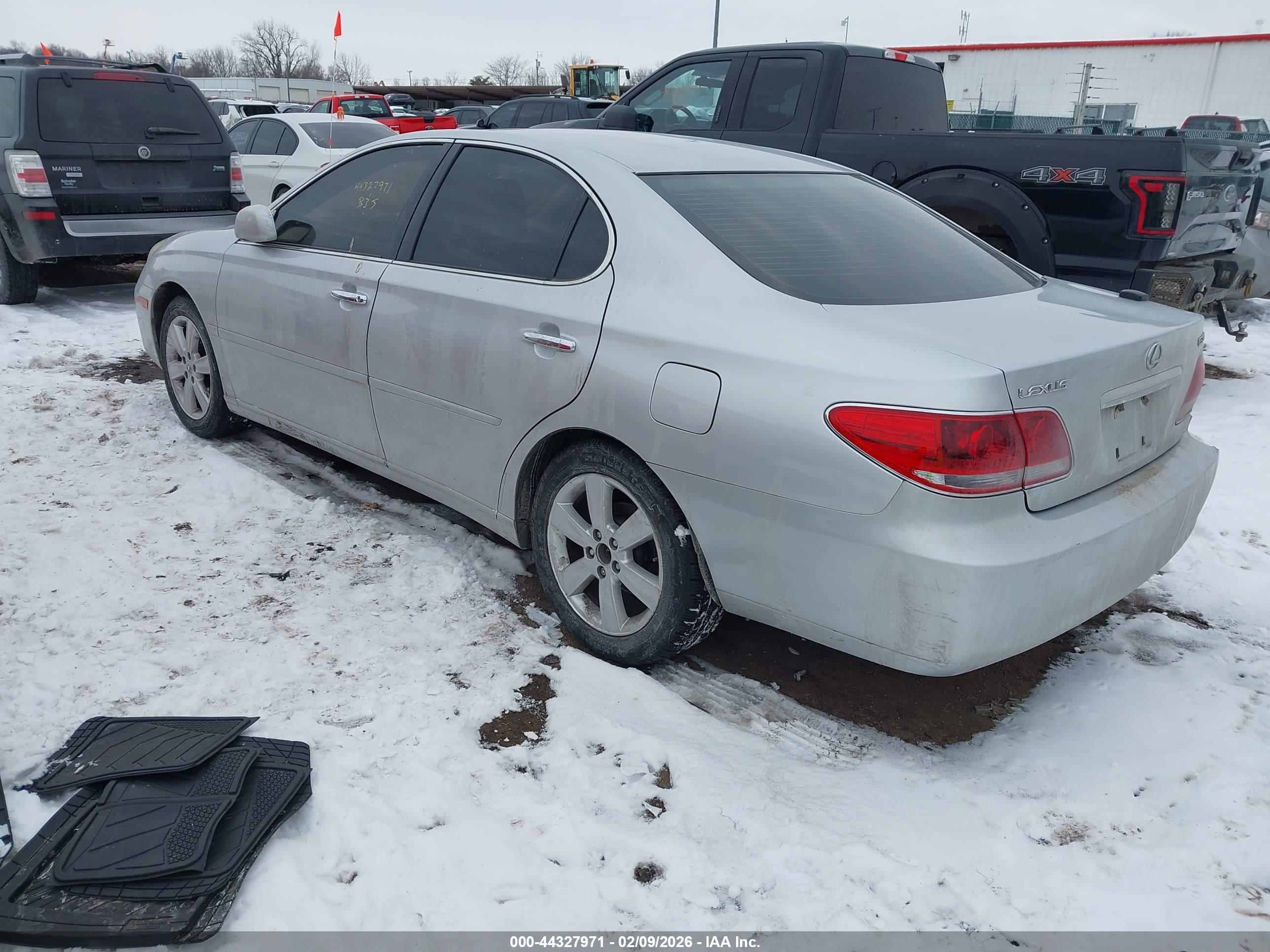 LEXUS ES image 3