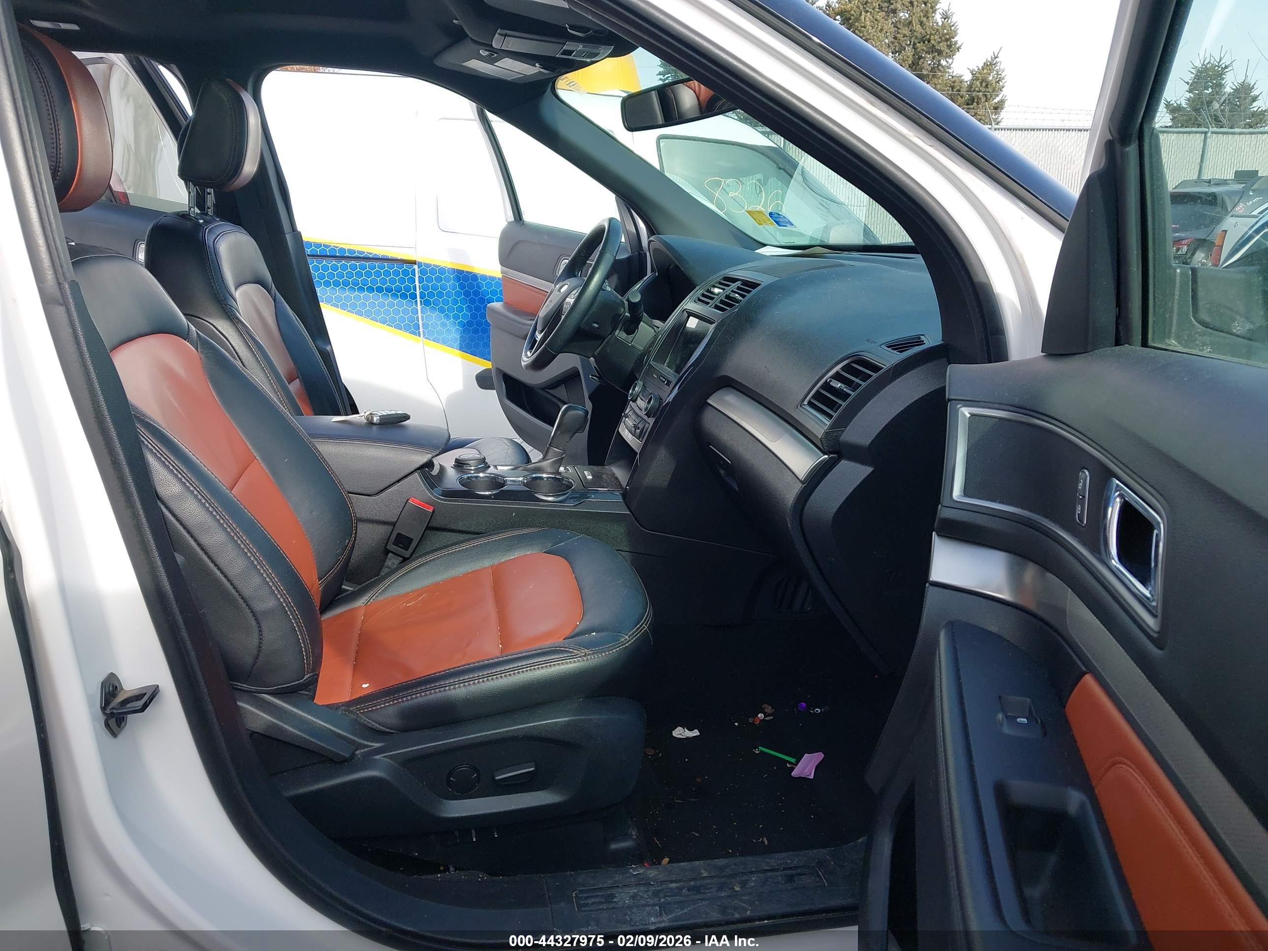 FORD EXPLORER image 5
