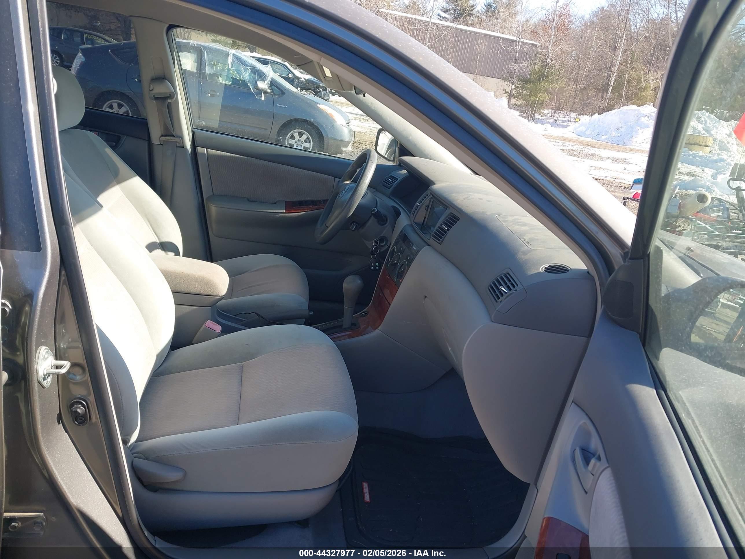 TOYOTA COROLLA image 5