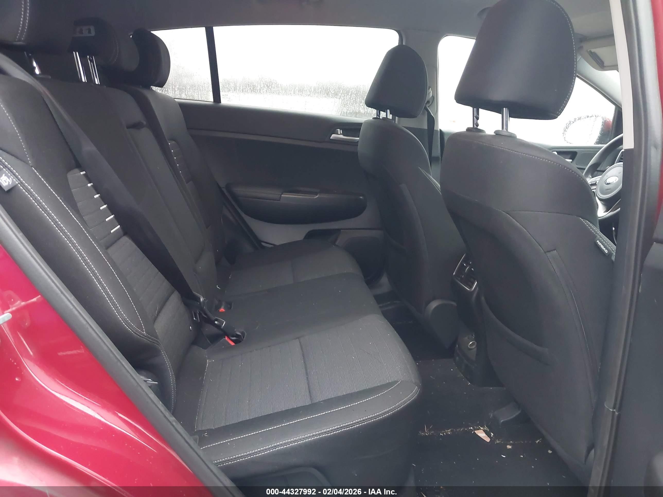 KIA SPORTAGE image 8