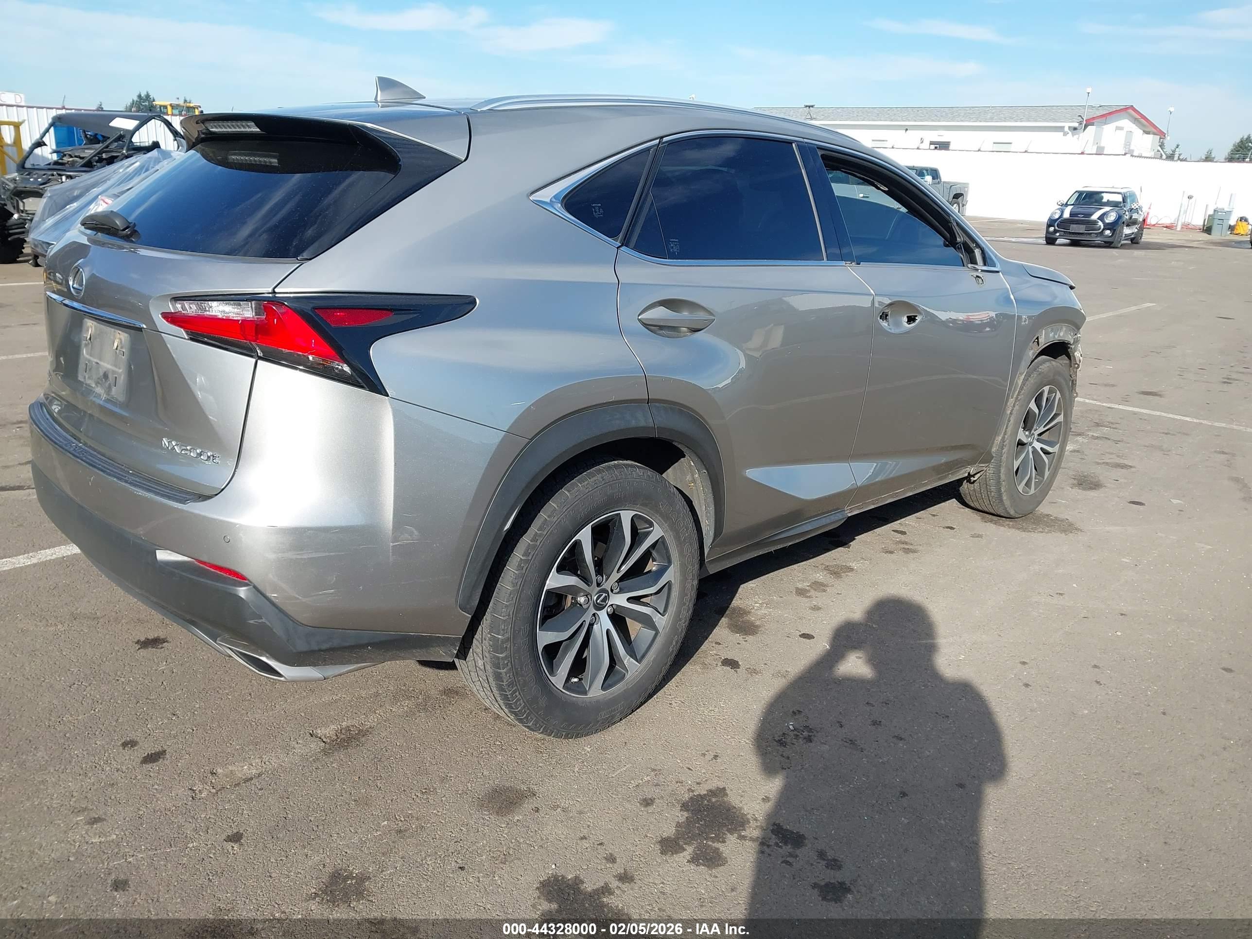 LEXUS NX image 4