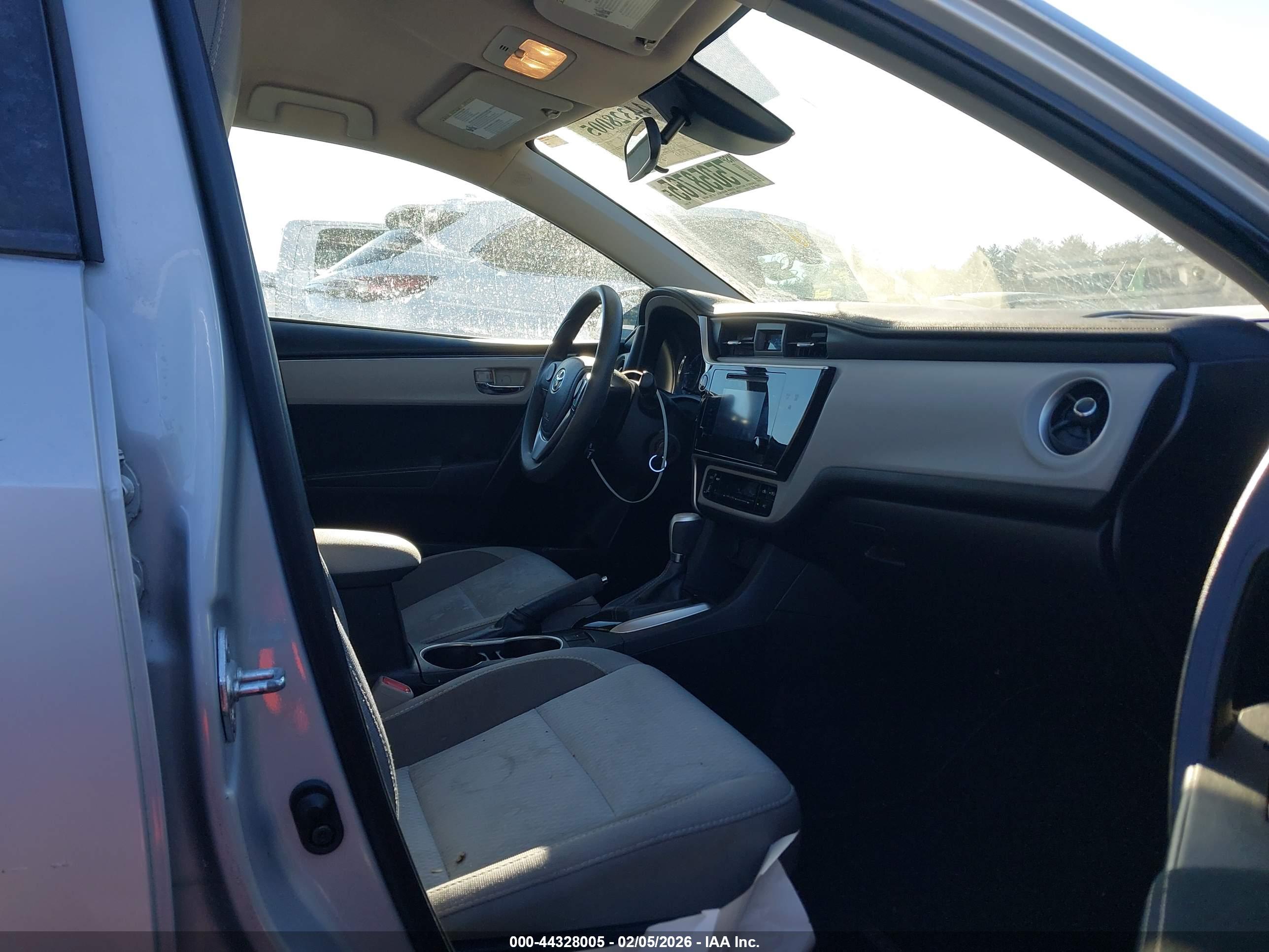 TOYOTA COROLLA image 5
