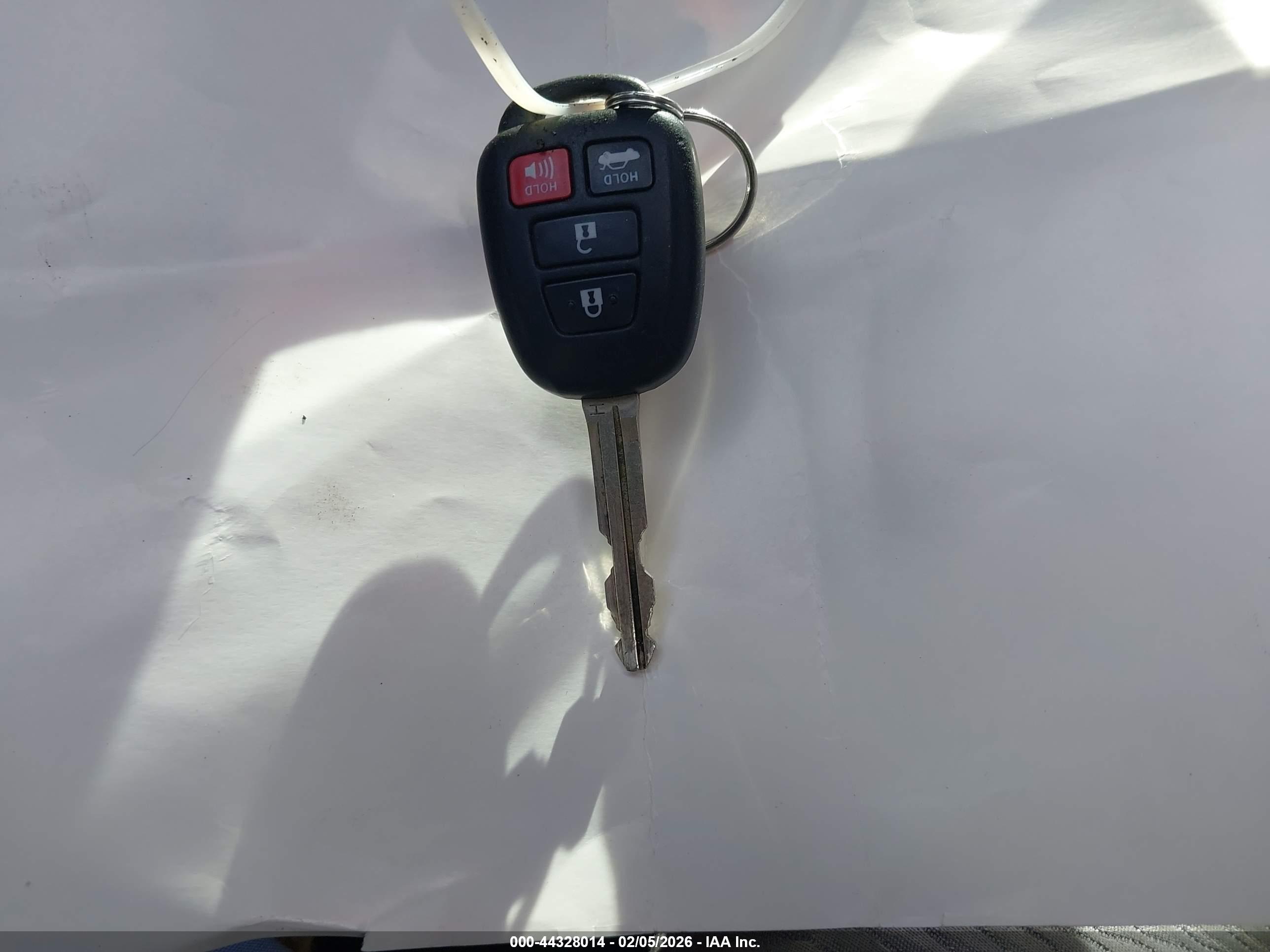 TOYOTA COROLLA image 11