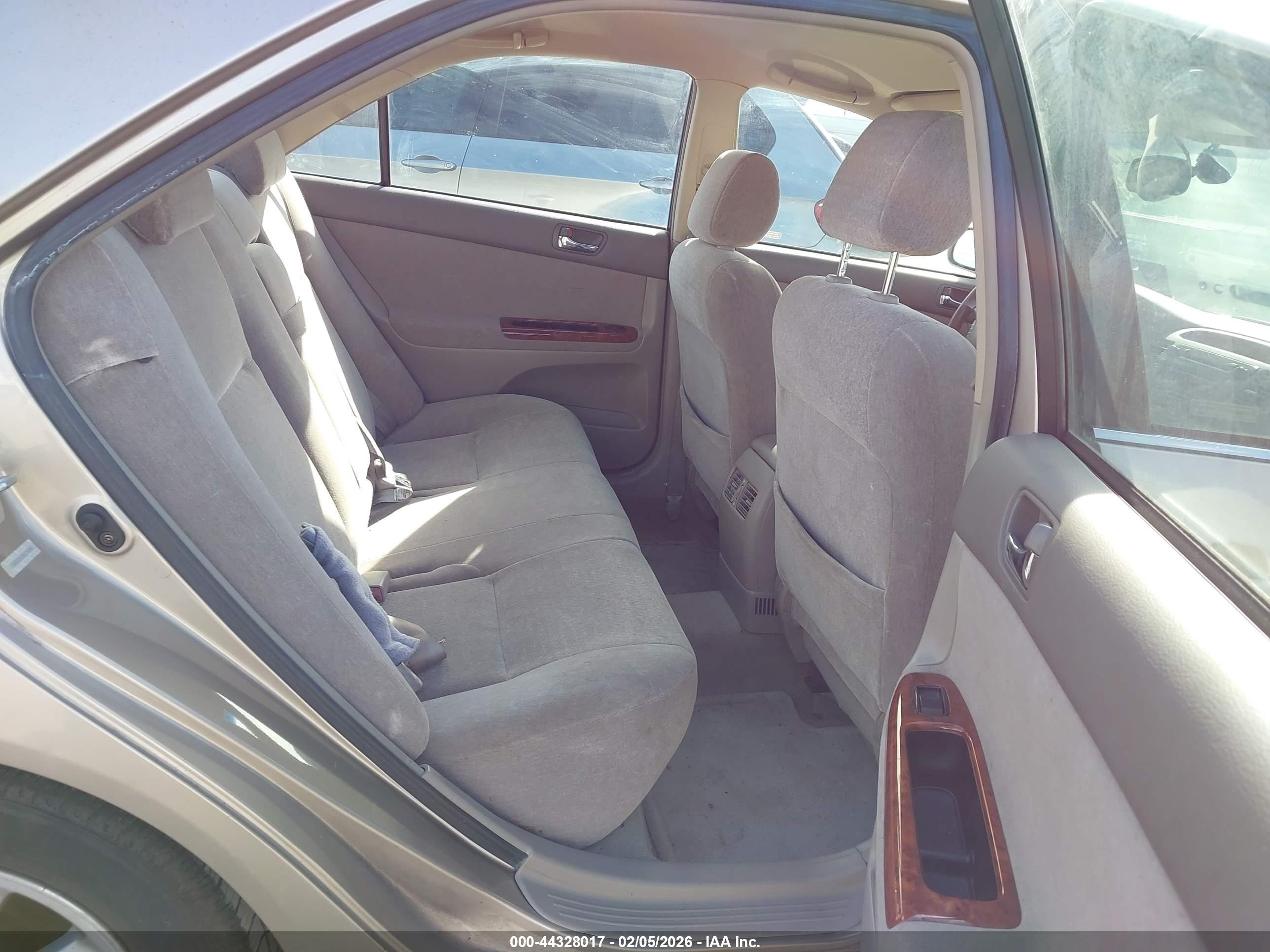 TOYOTA CAMRY image 8