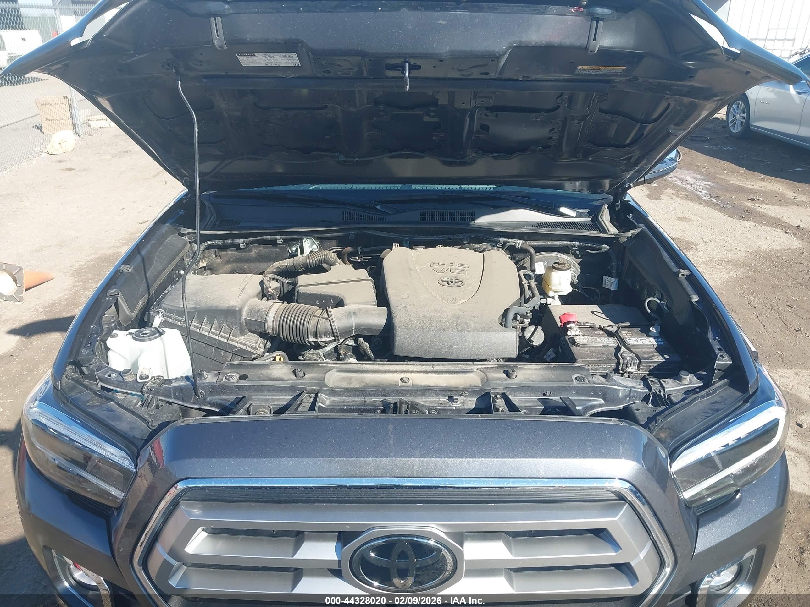 TOYOTA TACOMA image 10