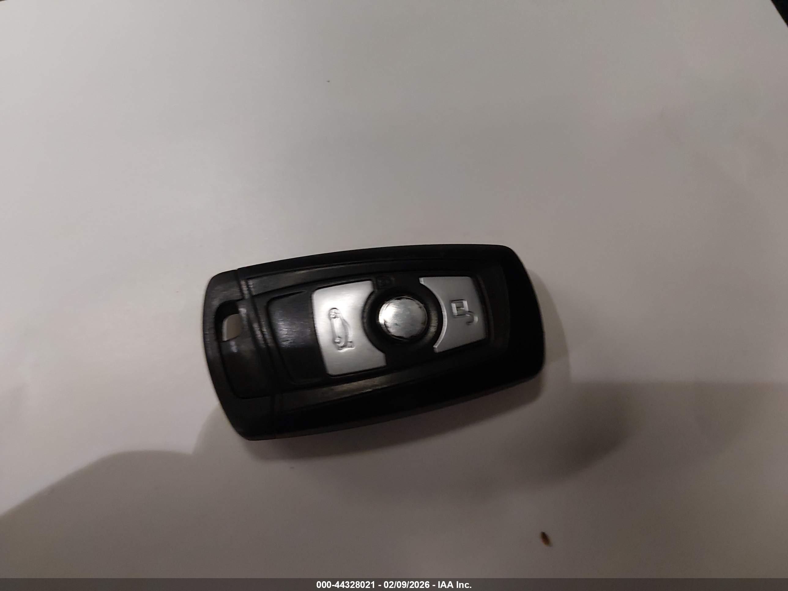 BMW 320I image 11