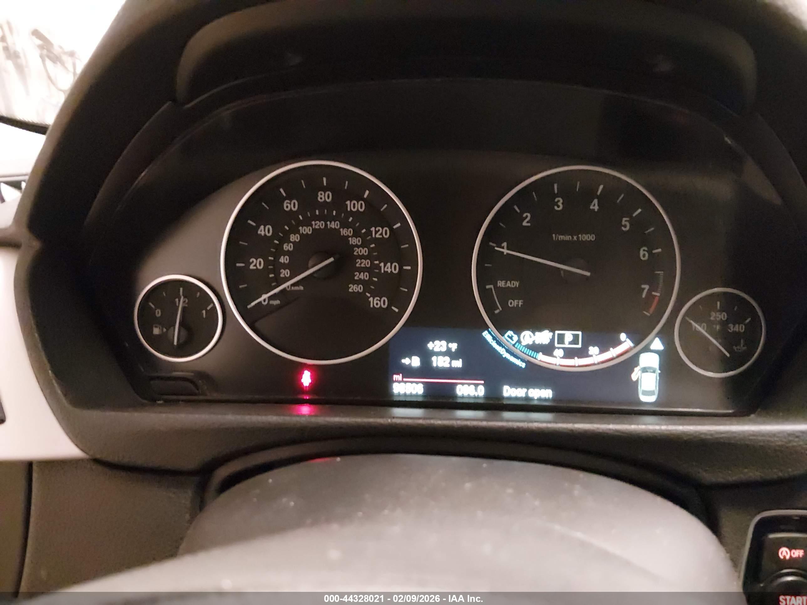 BMW 320I image 7
