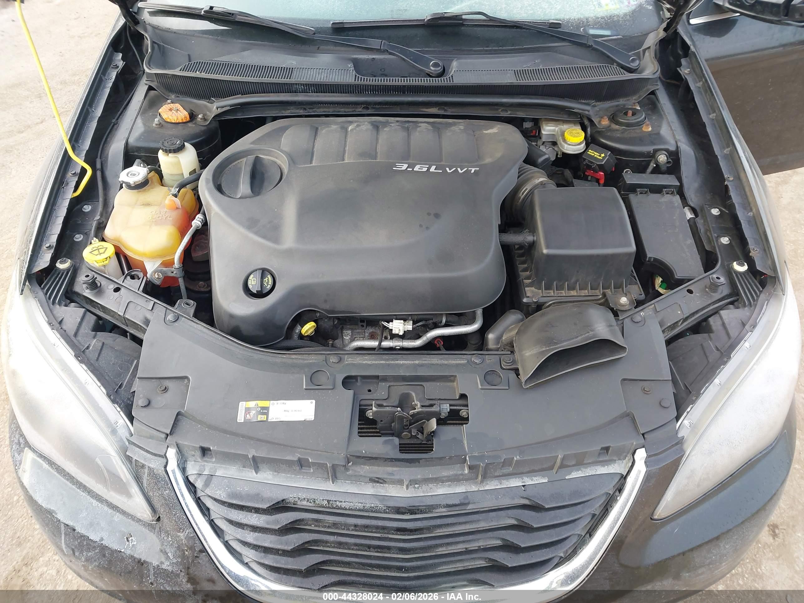 CHRYSLER 200 image 10