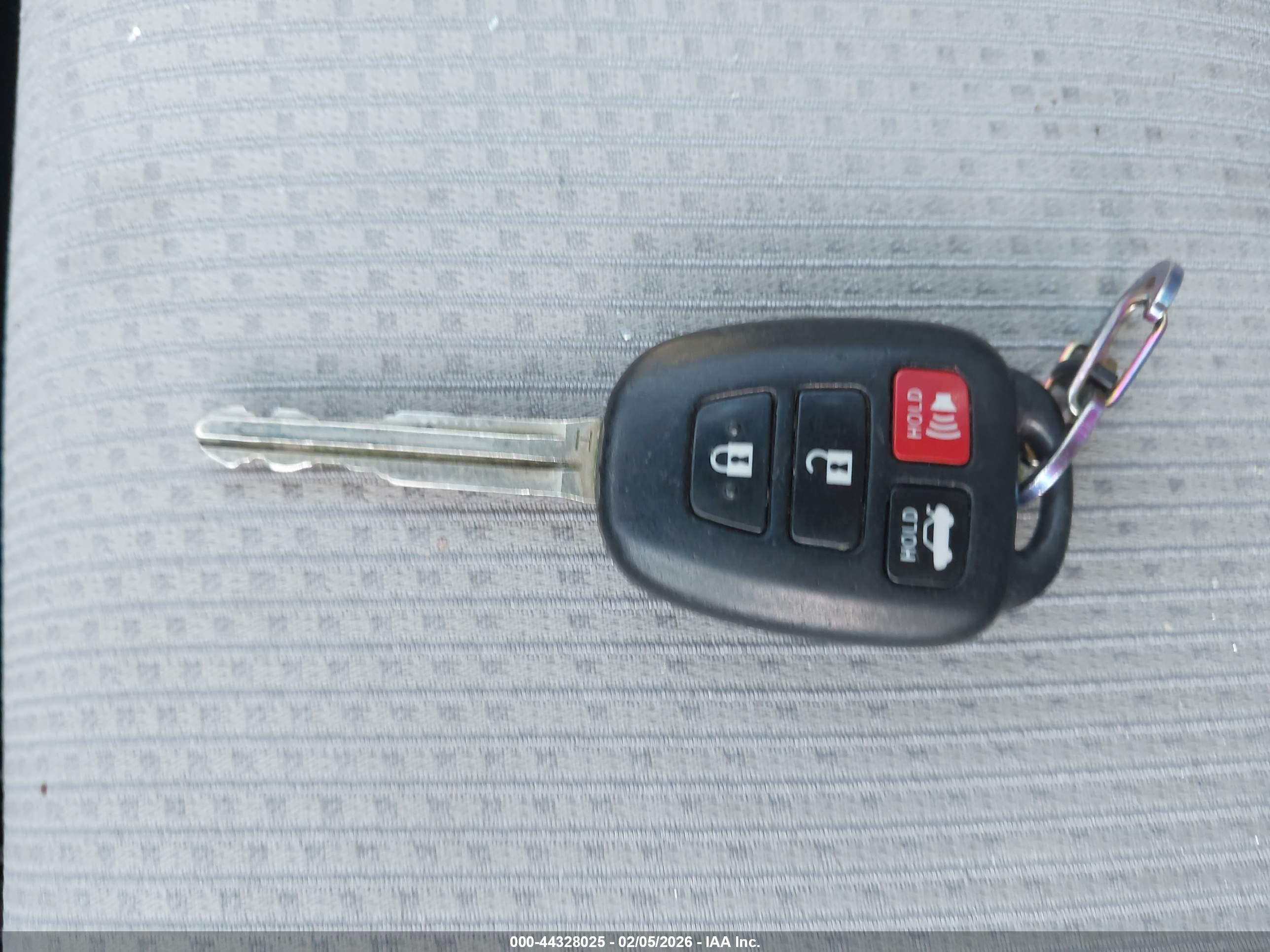 TOYOTA CAMRY image 11