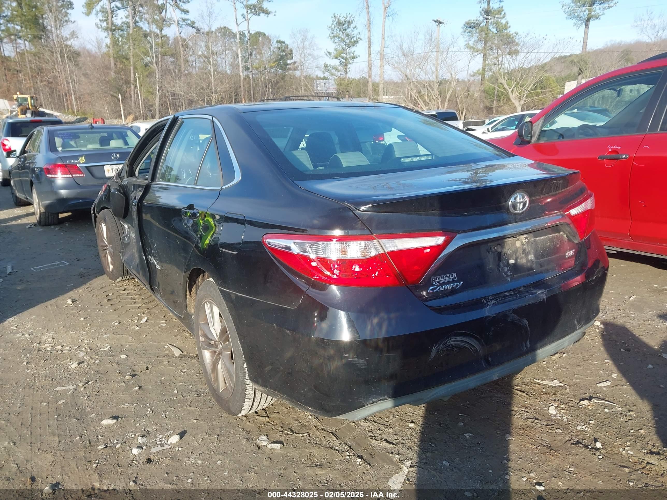 TOYOTA CAMRY image 3