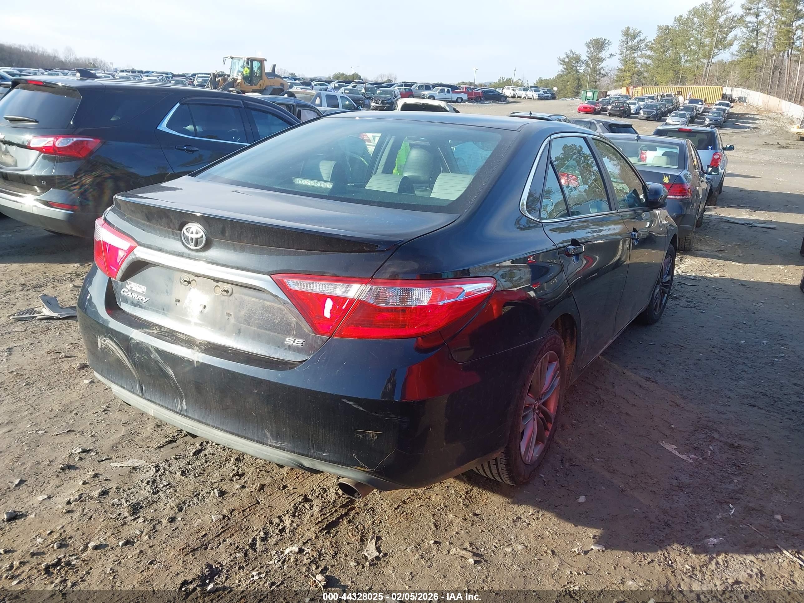 TOYOTA CAMRY image 4