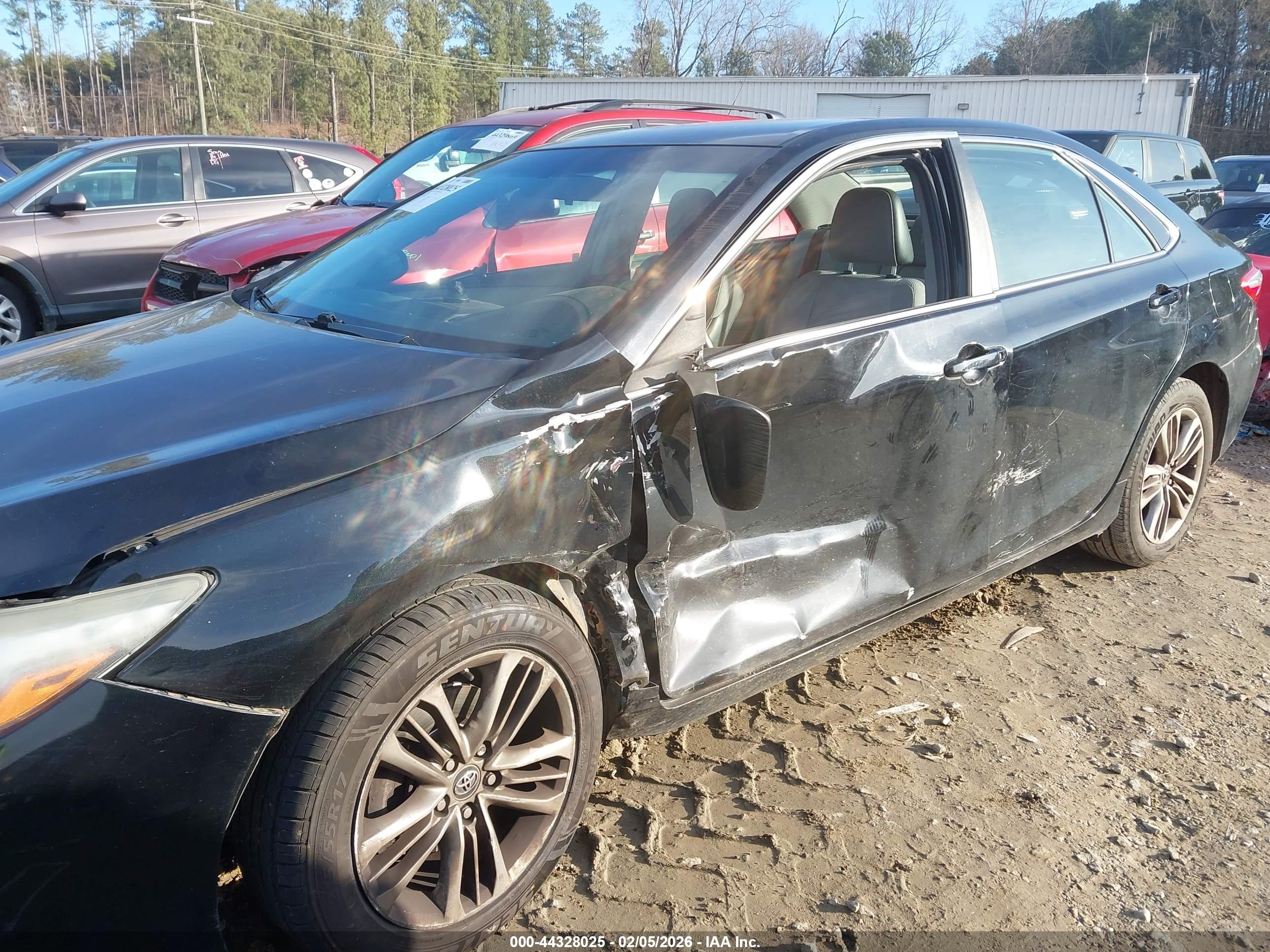 TOYOTA CAMRY image 6