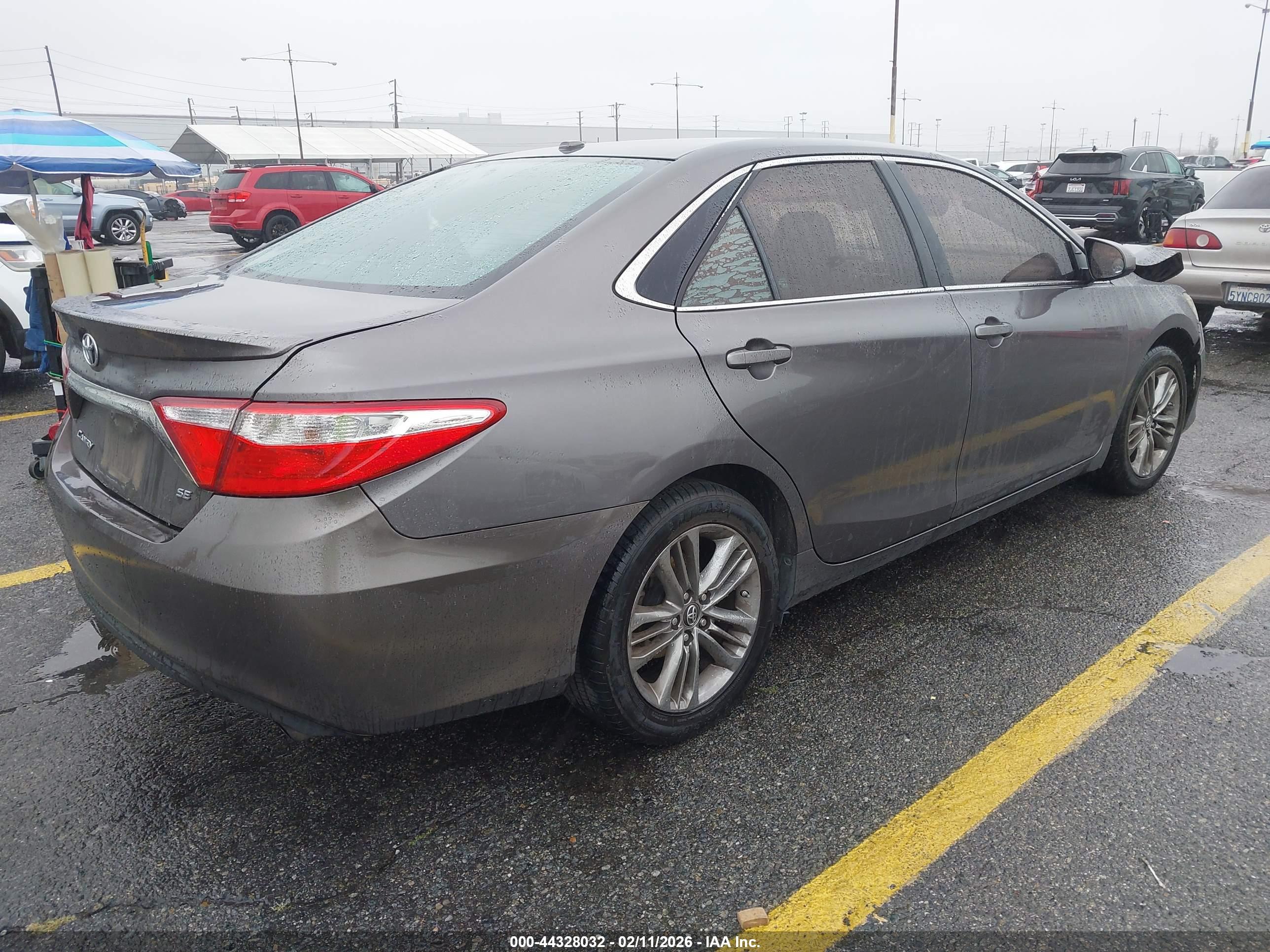 TOYOTA CAMRY image 4