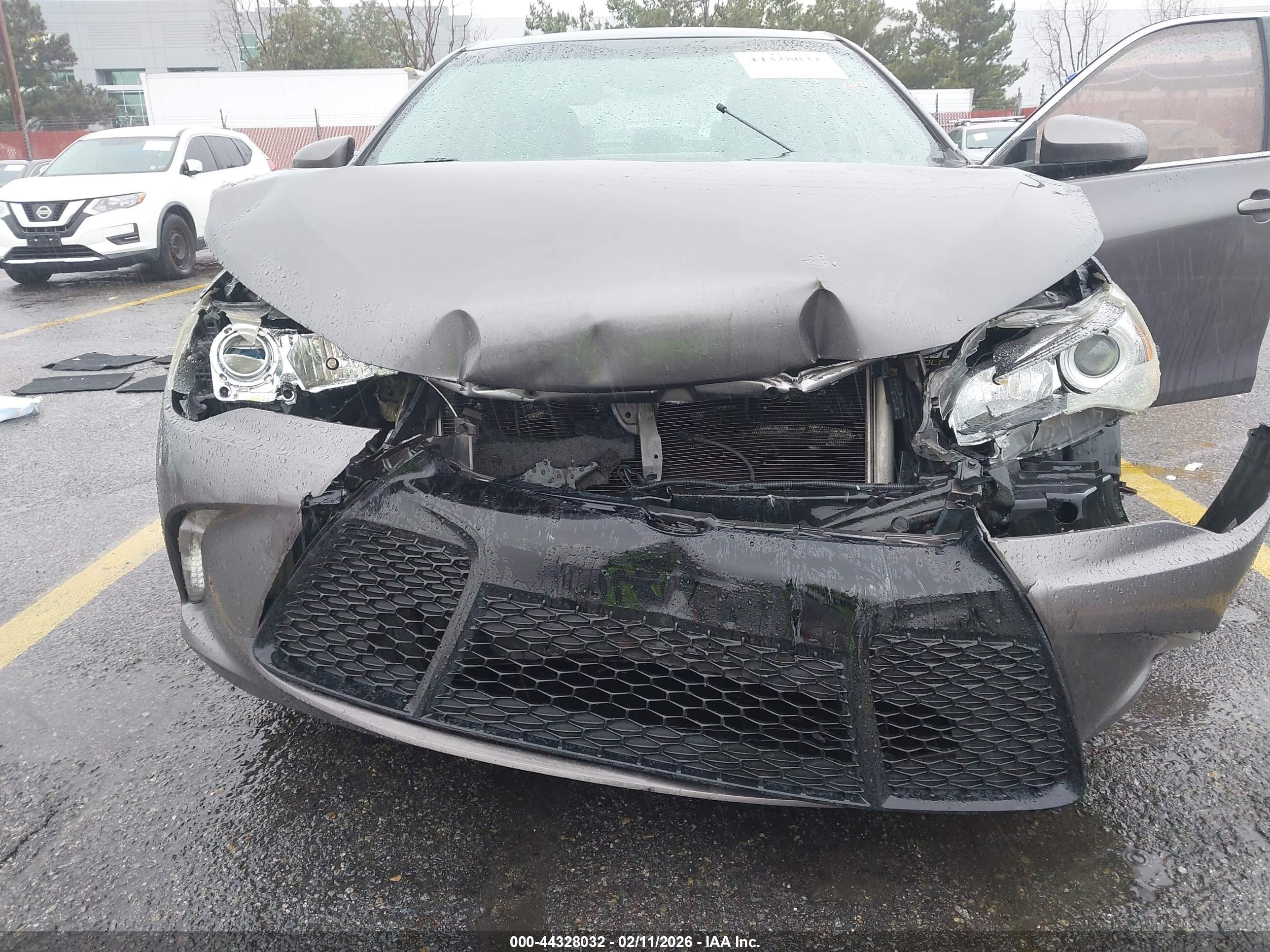 TOYOTA CAMRY image 6