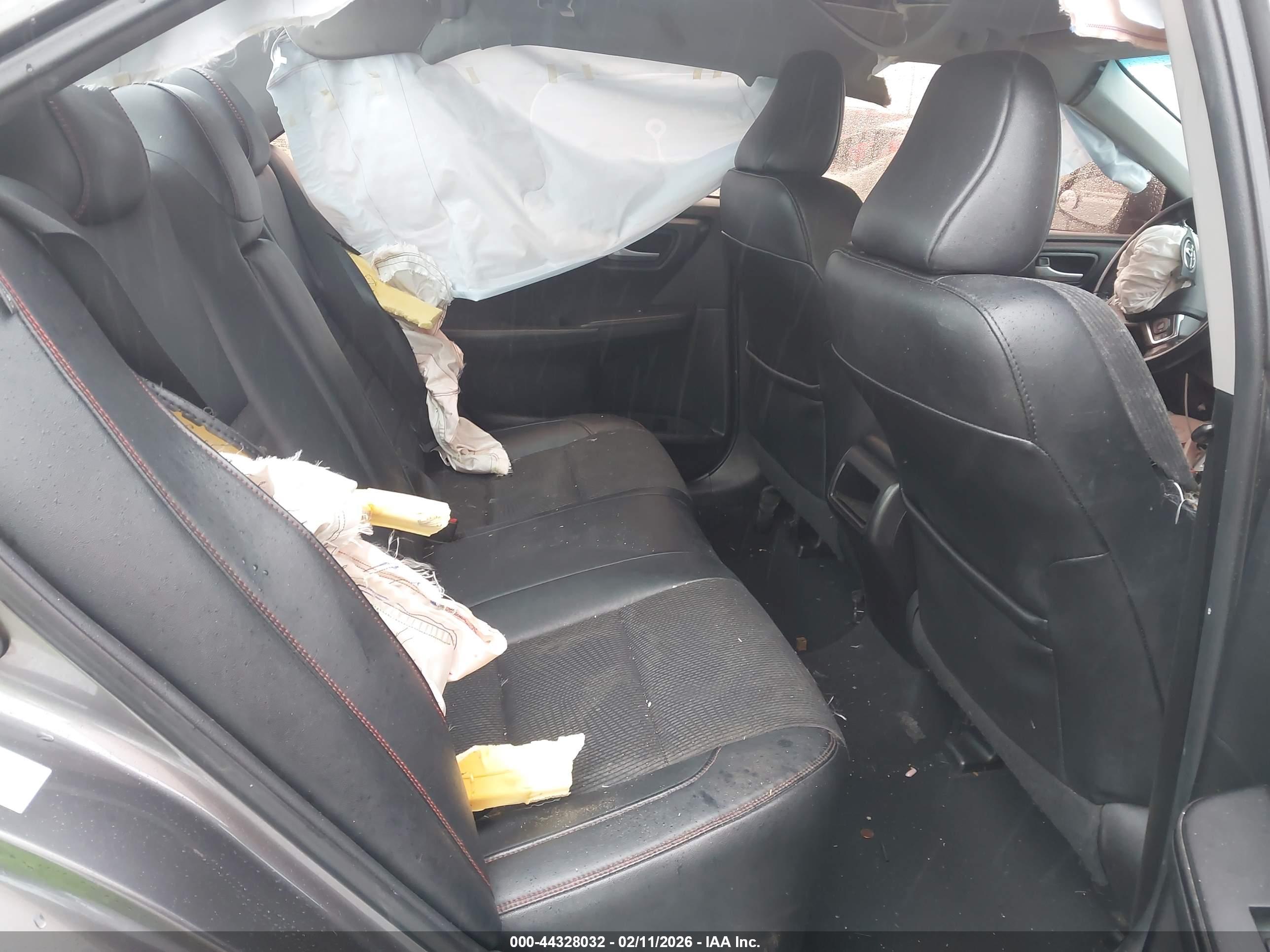 TOYOTA CAMRY image 8