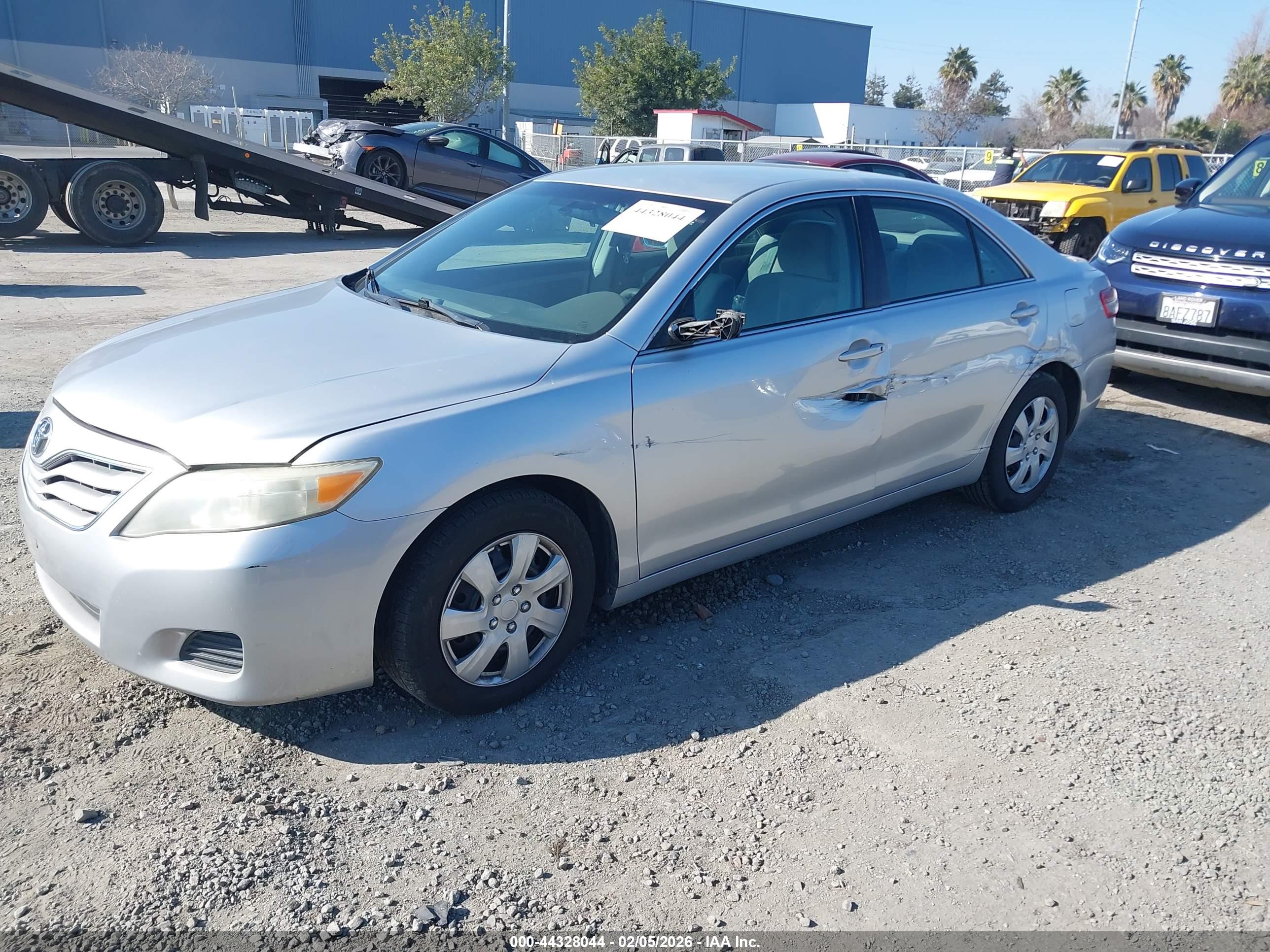 TOYOTA CAMRY image 6