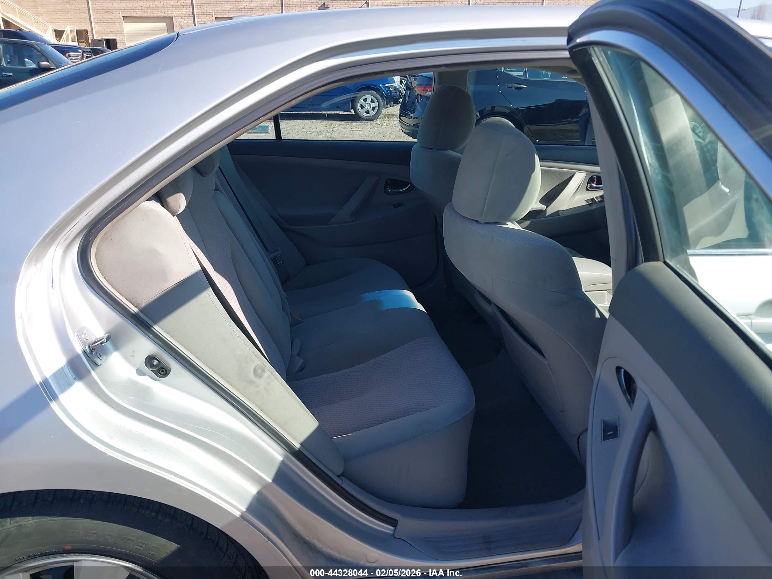 TOYOTA CAMRY image 8
