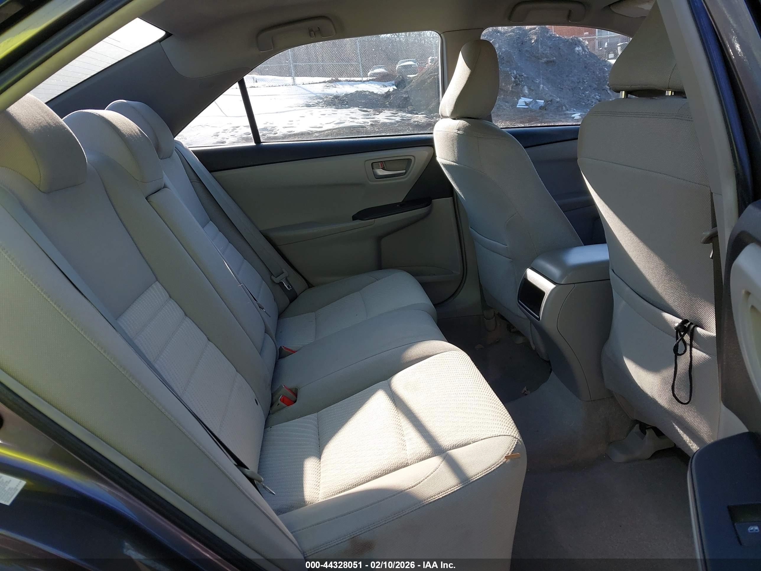 TOYOTA CAMRY image 8