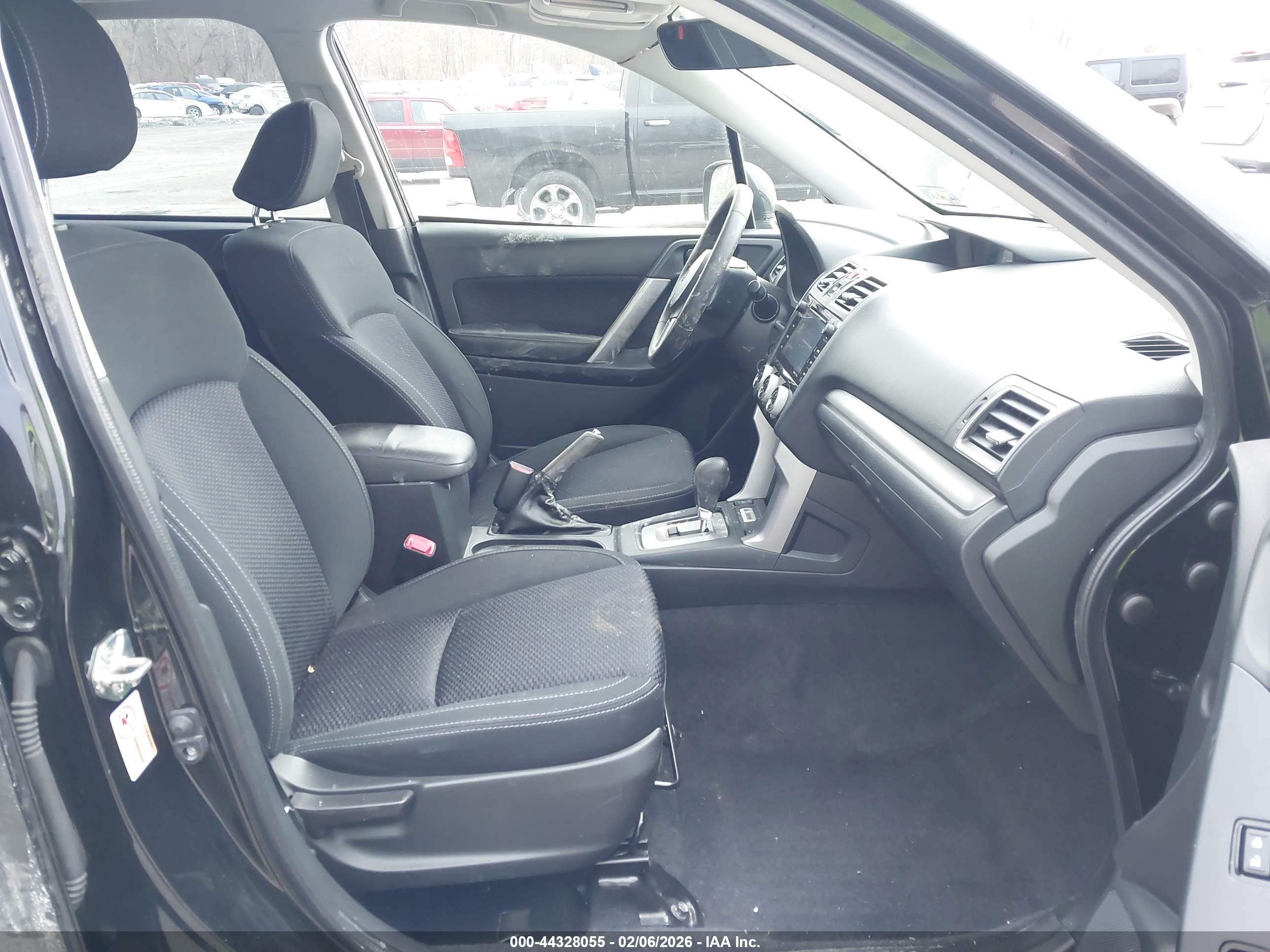 SUBARU FORESTER image 5
