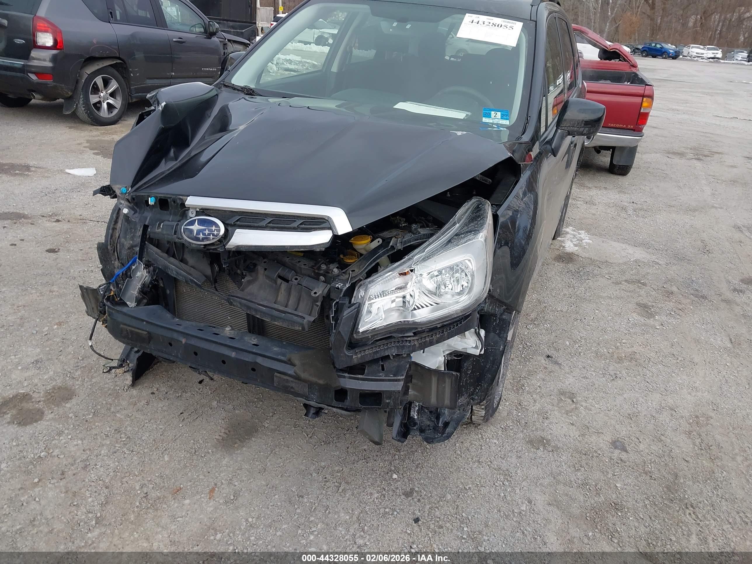 SUBARU FORESTER image 6