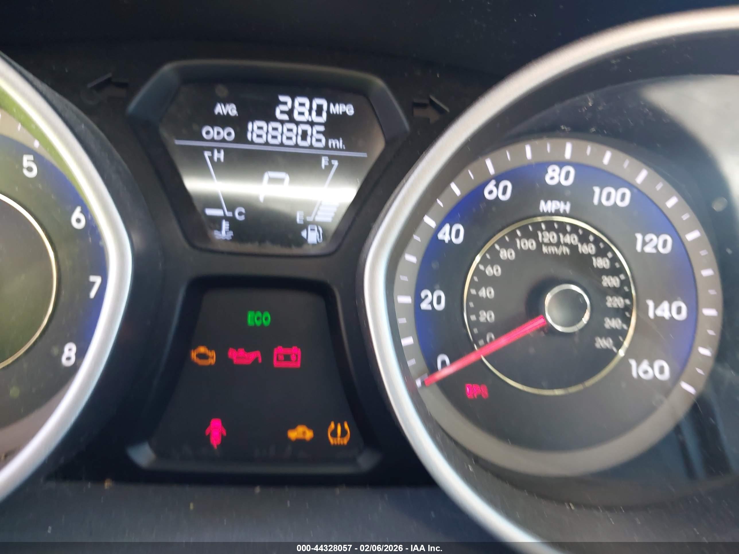 HYUNDAI ELANTRA image 7