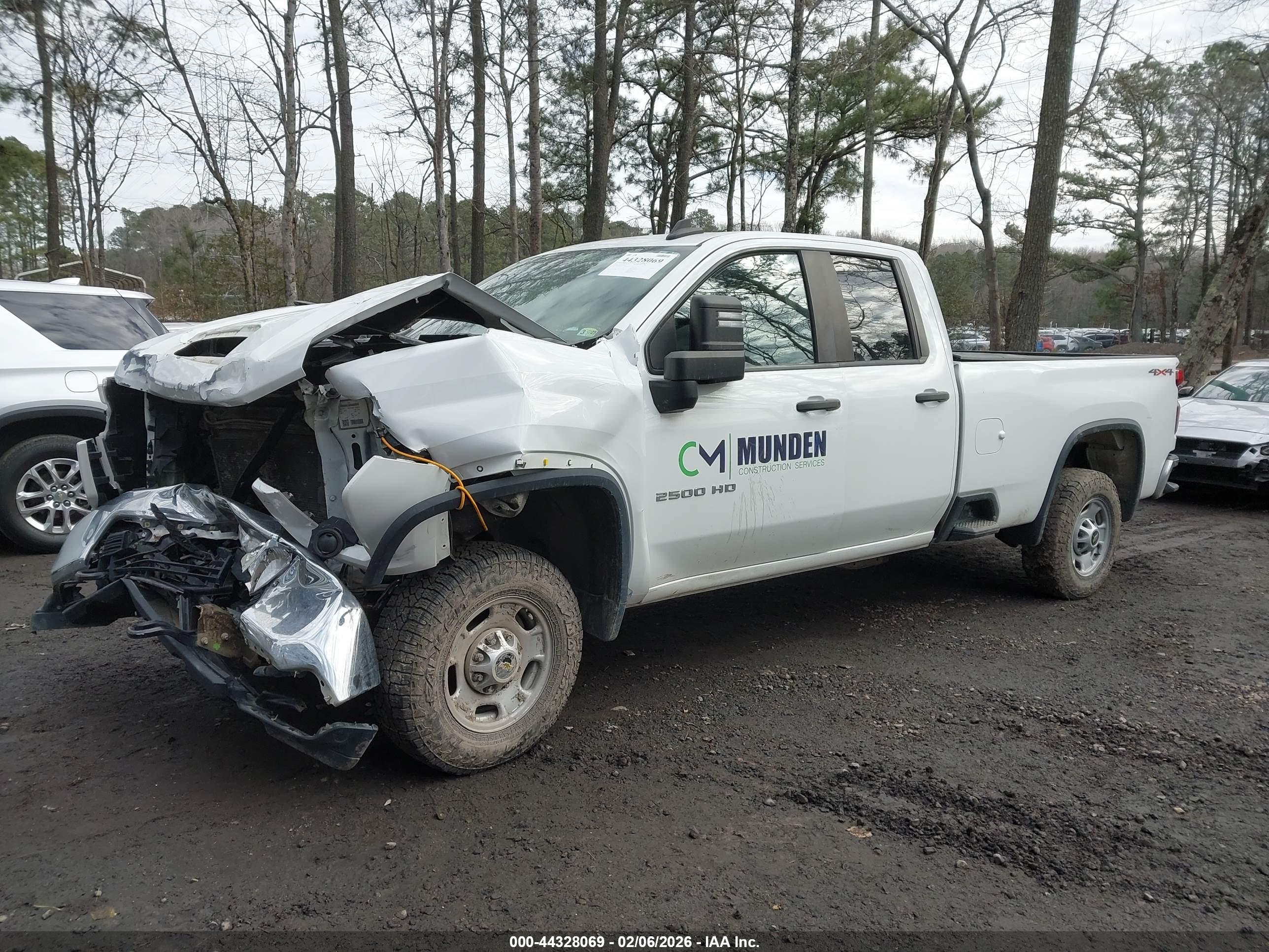 CHEVROLET SILVERADO image 2