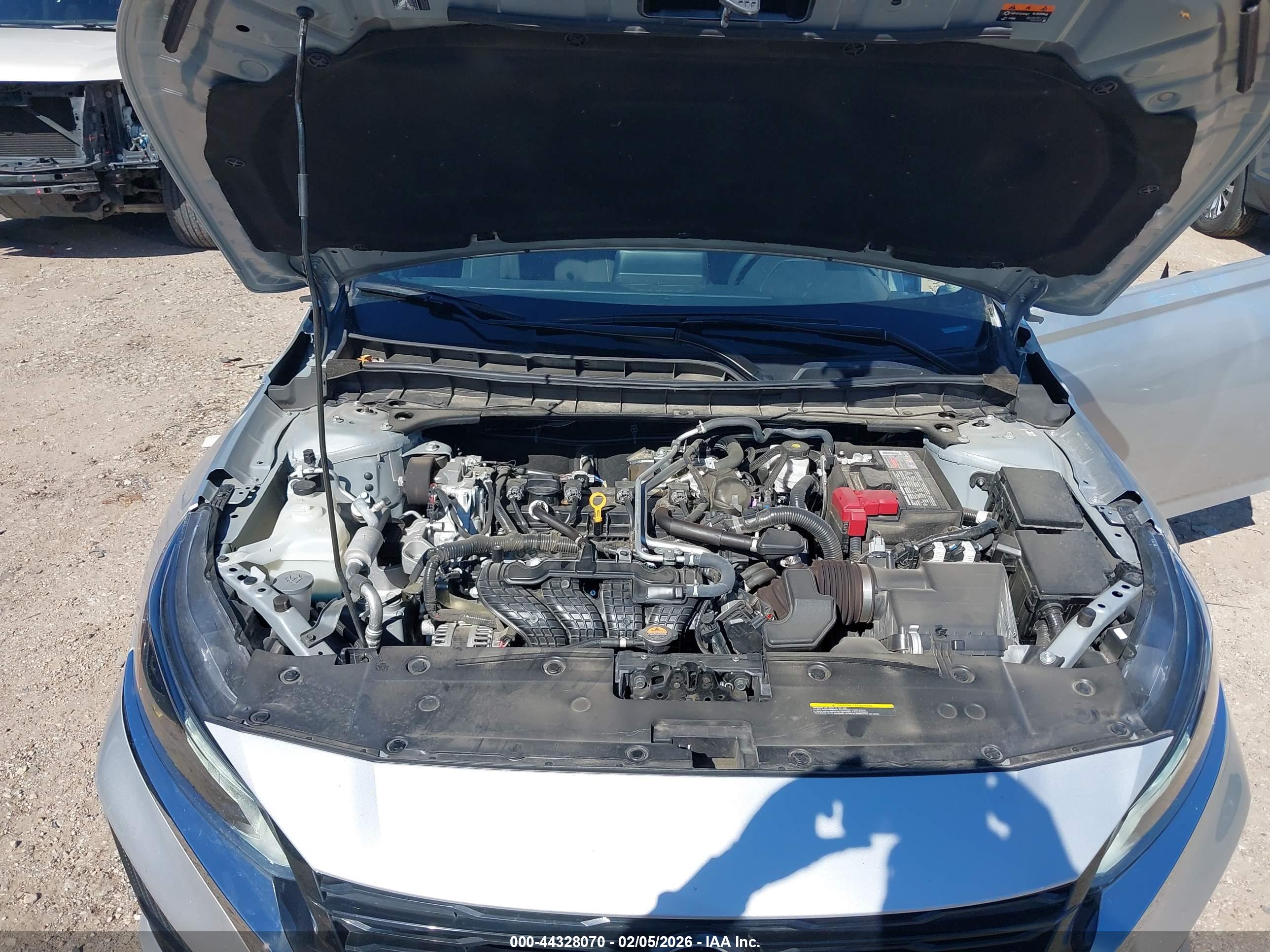 NISSAN ALTIMA image 10