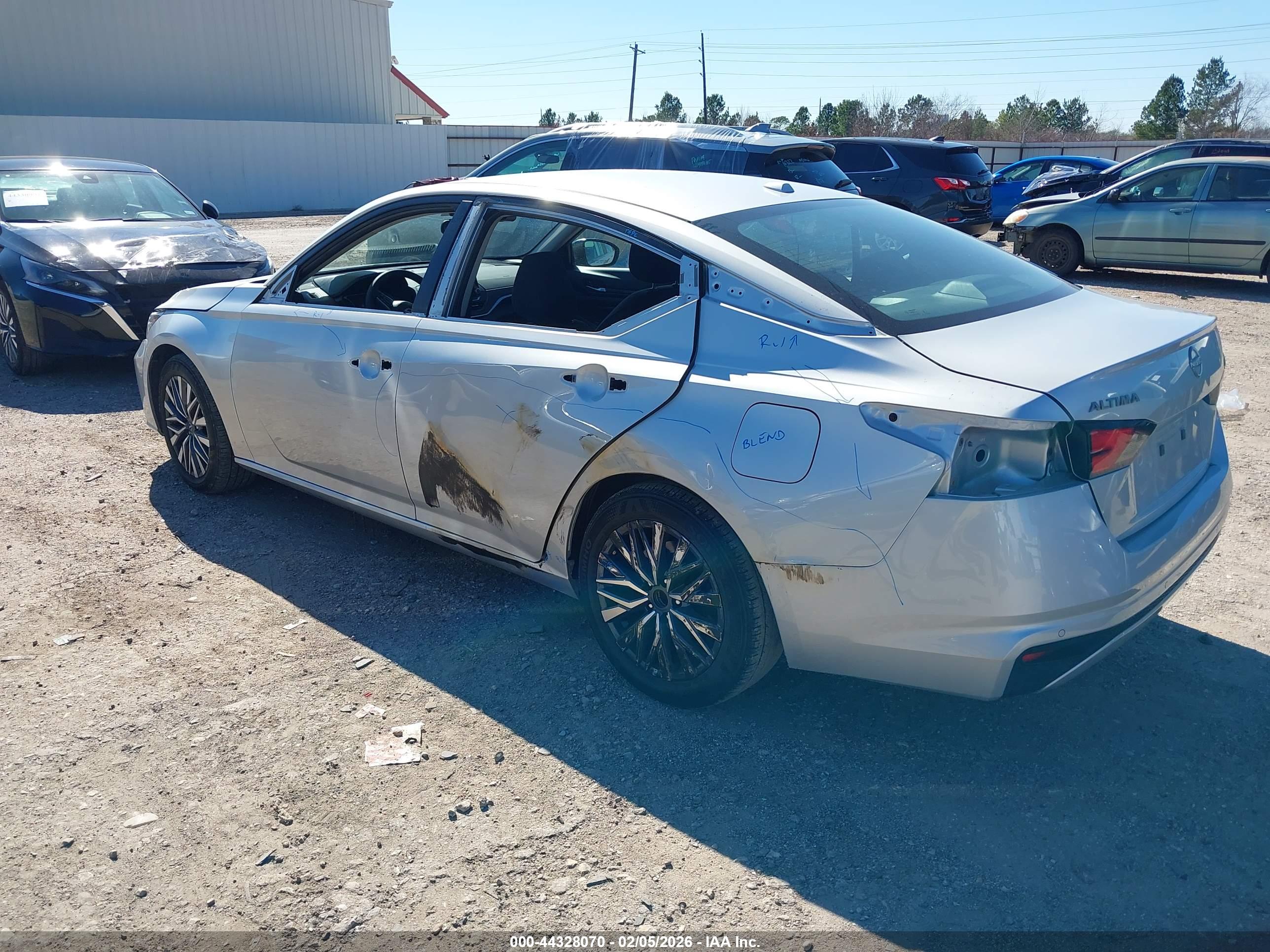 NISSAN ALTIMA image 3