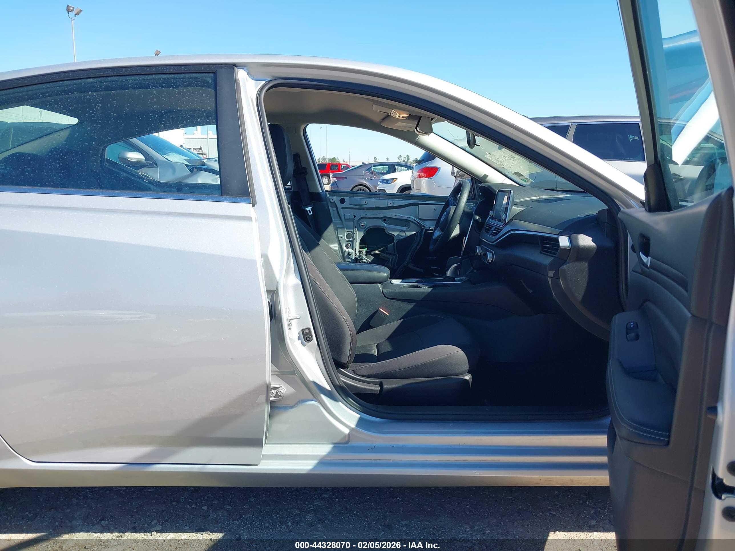 NISSAN ALTIMA image 5