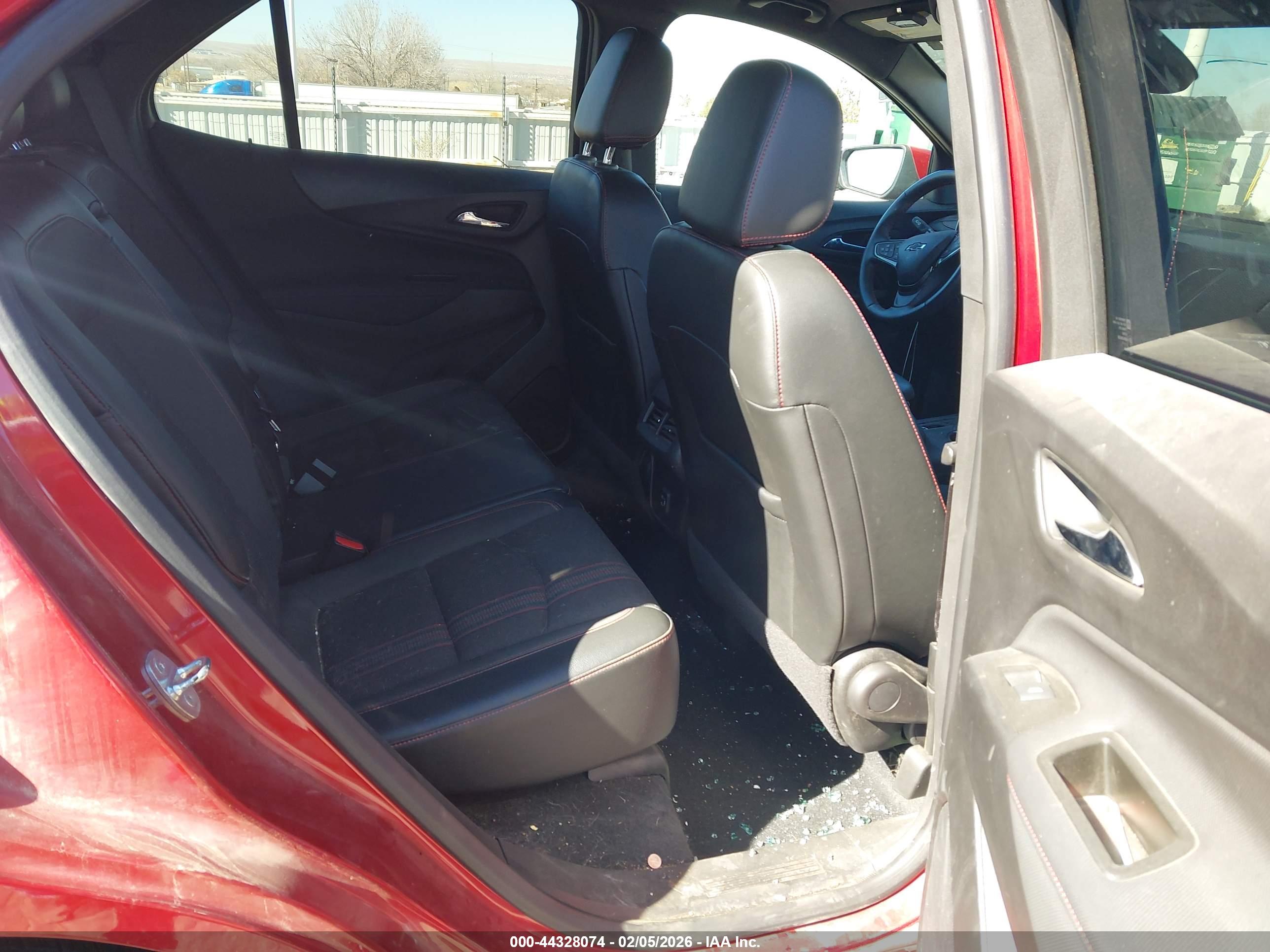 CHEVROLET EQUINOX image 8