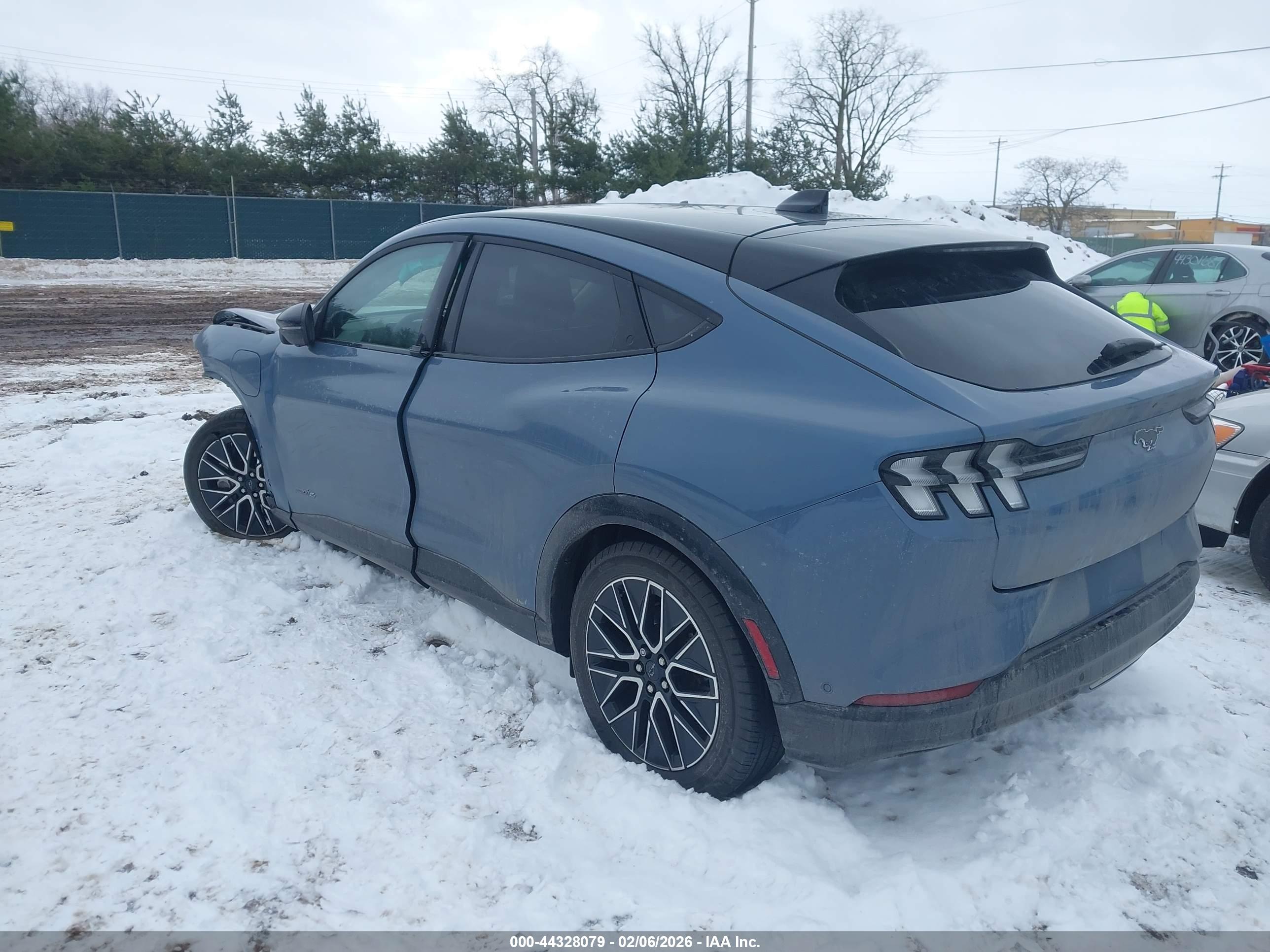 FORD MUSTANG image 3