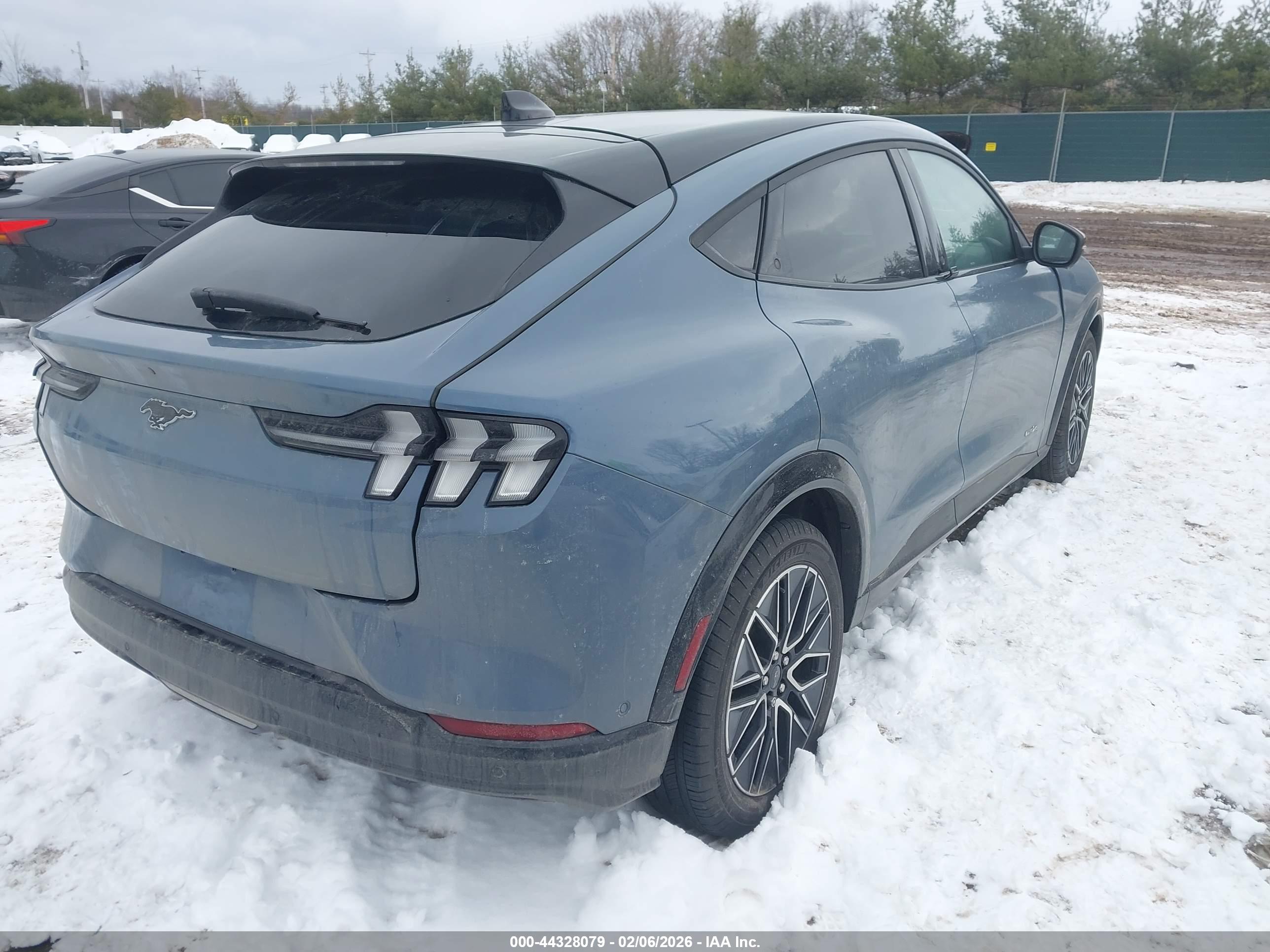FORD MUSTANG image 4