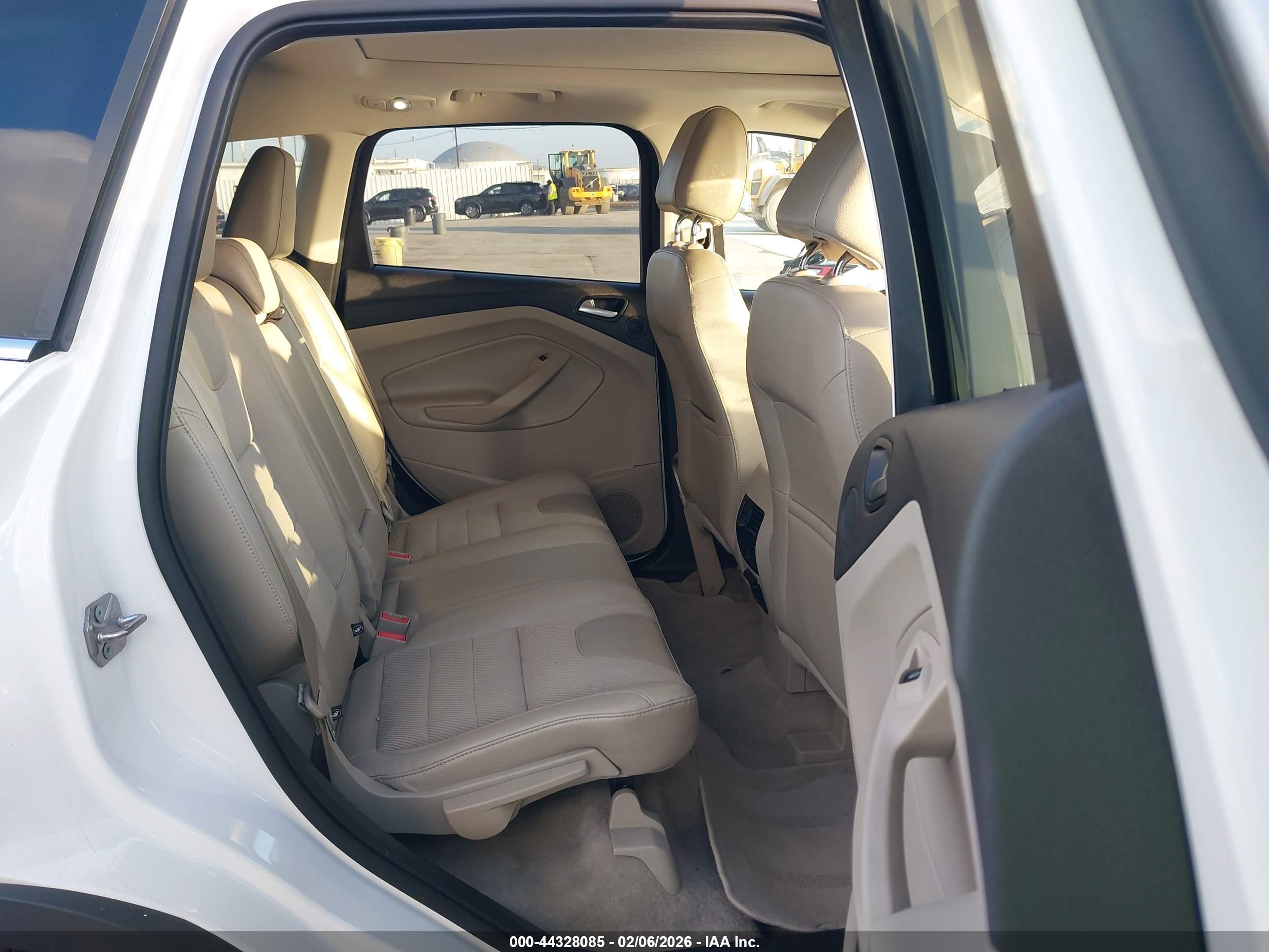 FORD ESCAPE image 8