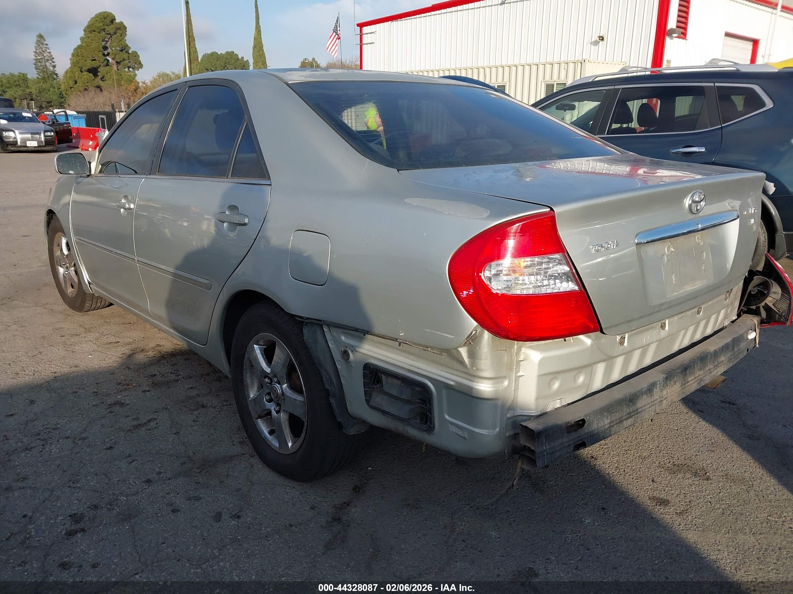 TOYOTA CAMRY image 3