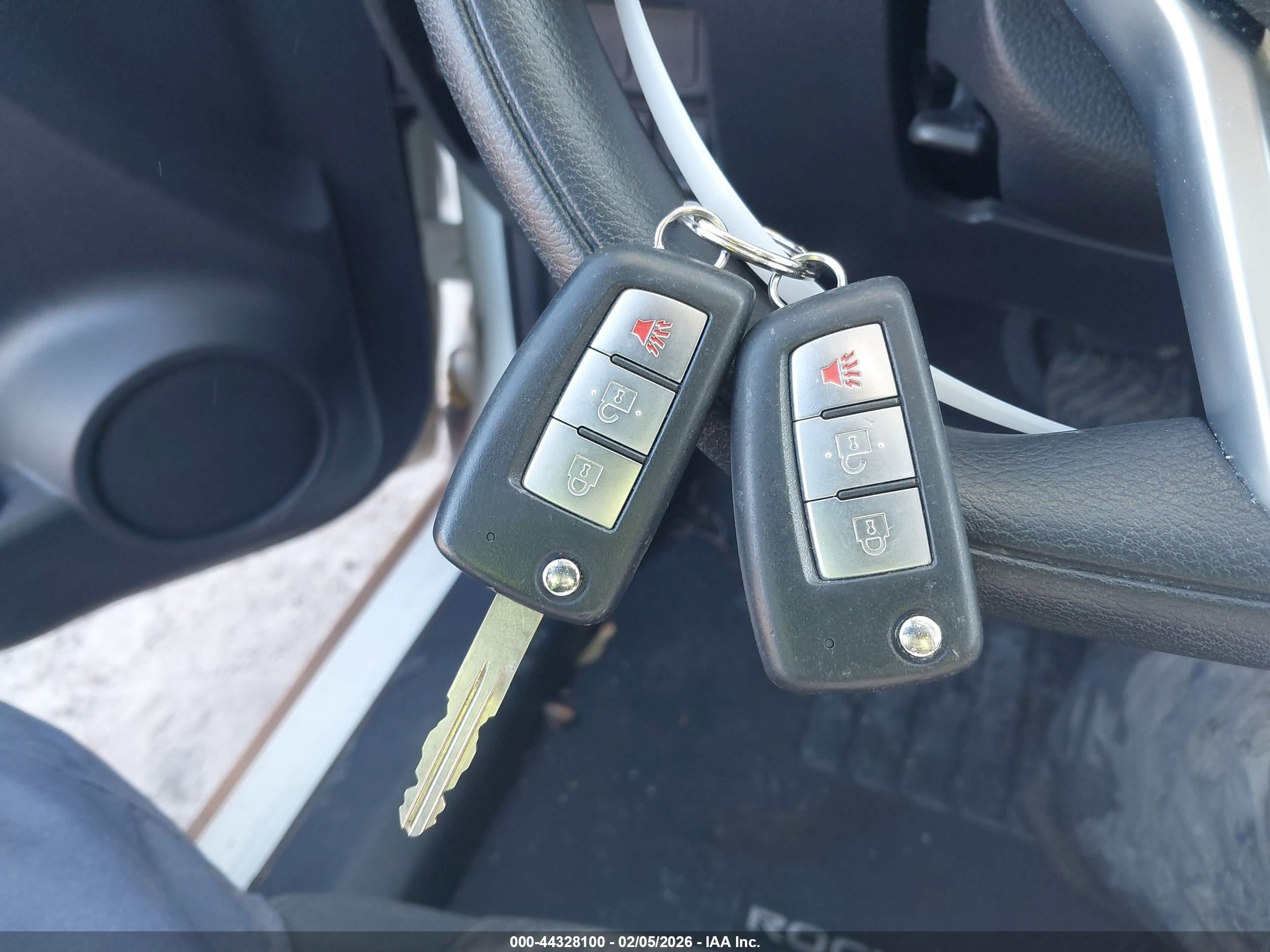 NISSAN ROGUE image 11