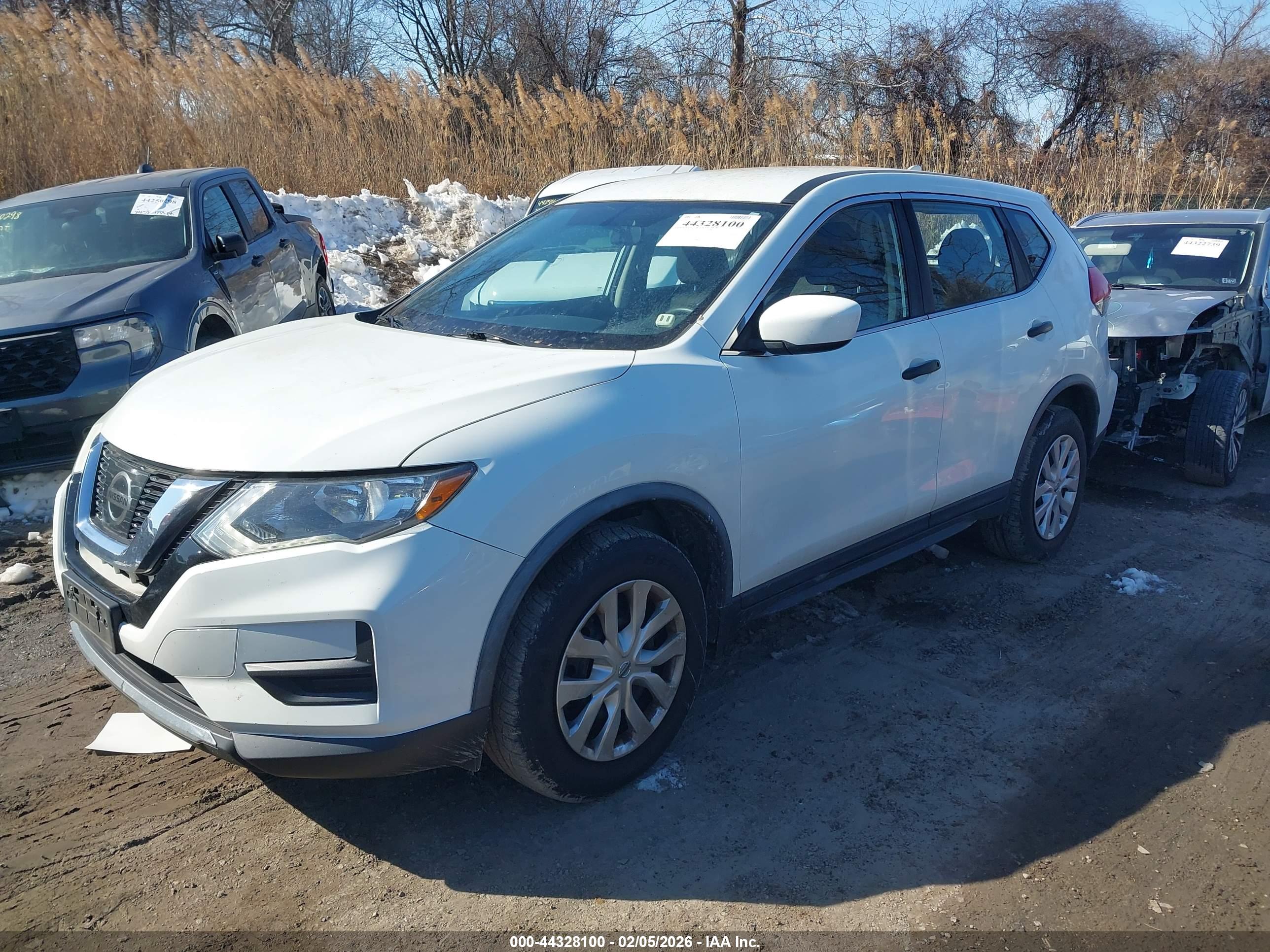 NISSAN ROGUE image 2