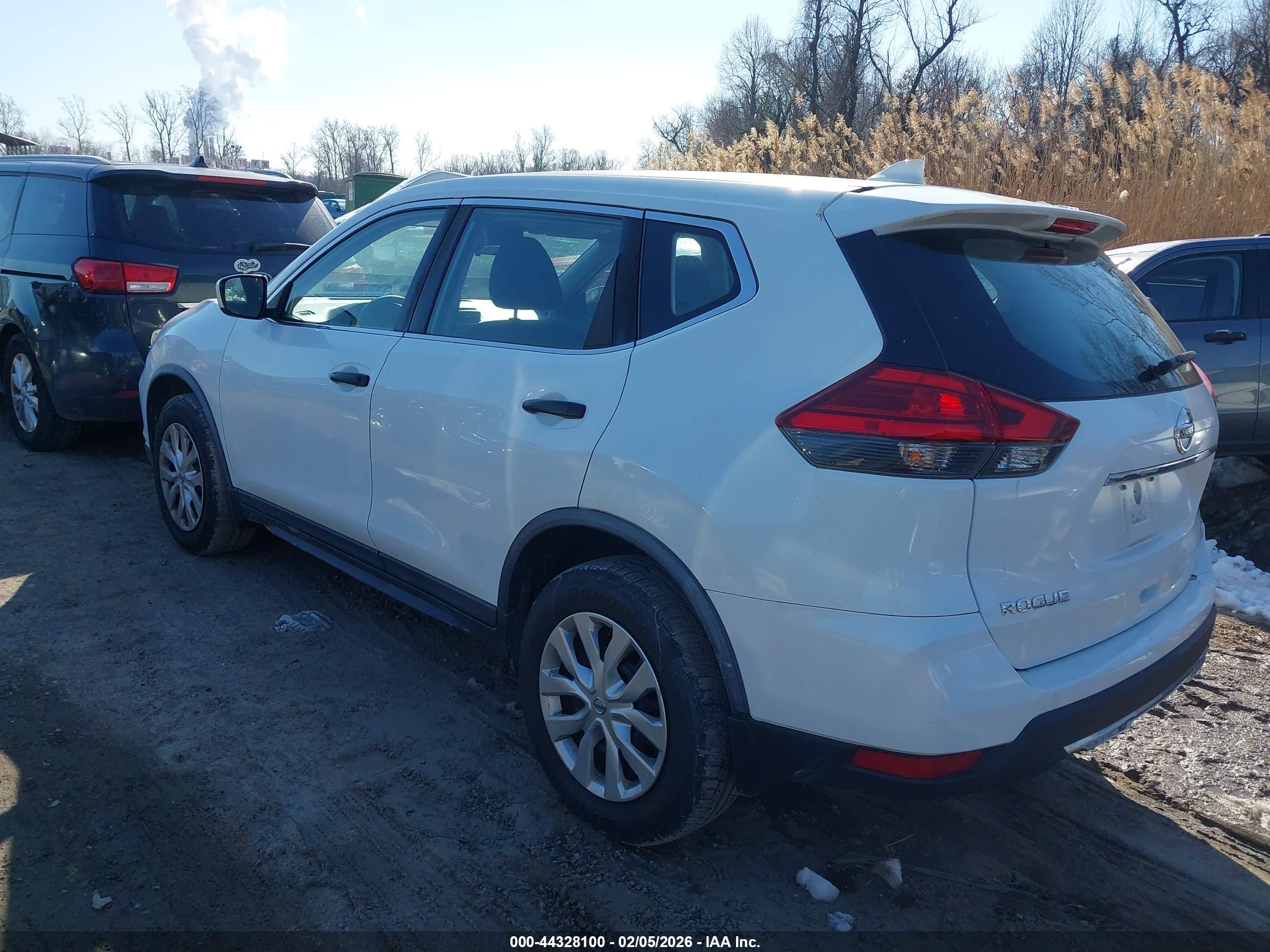 NISSAN ROGUE image 3
