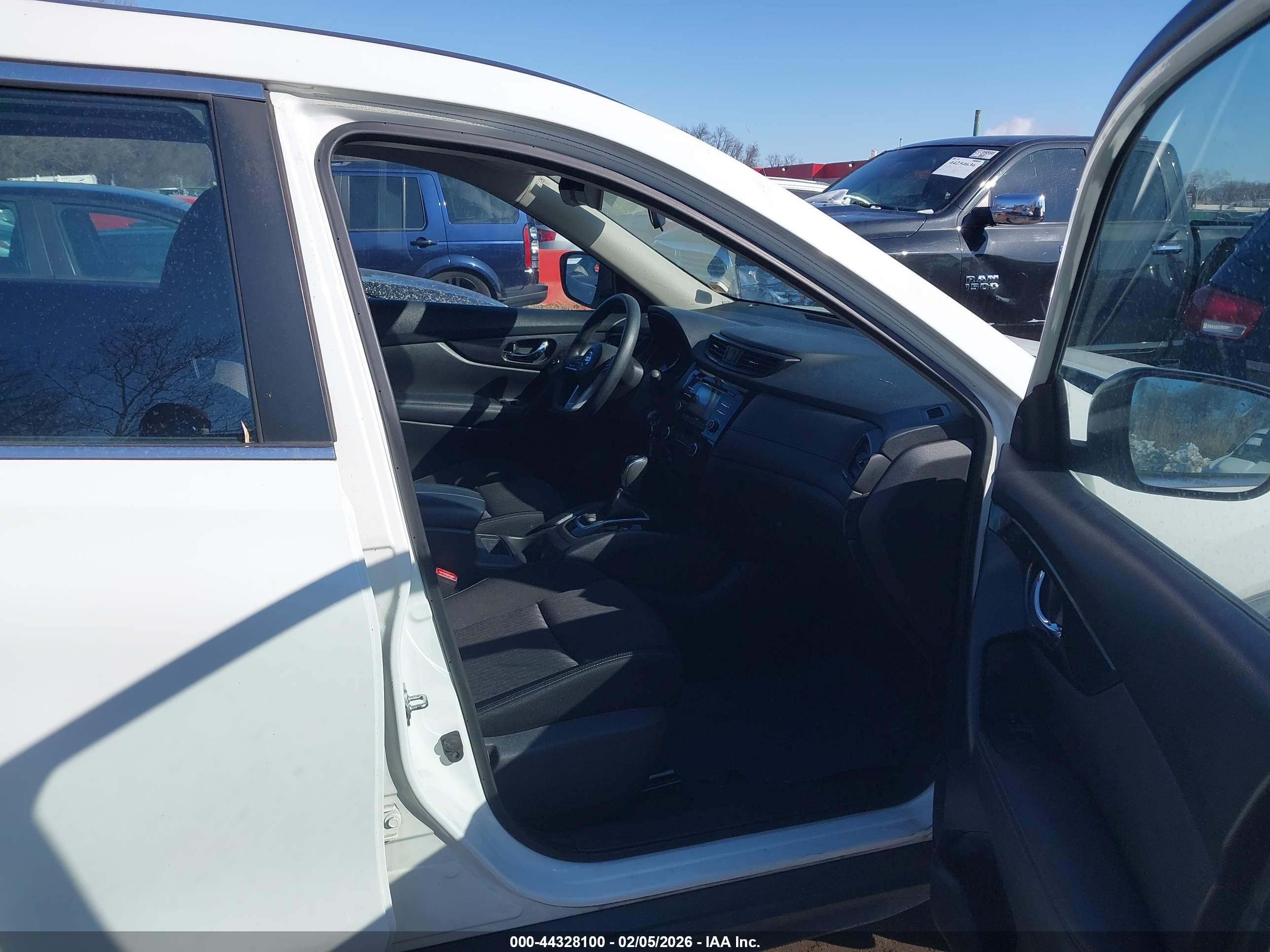 NISSAN ROGUE image 5