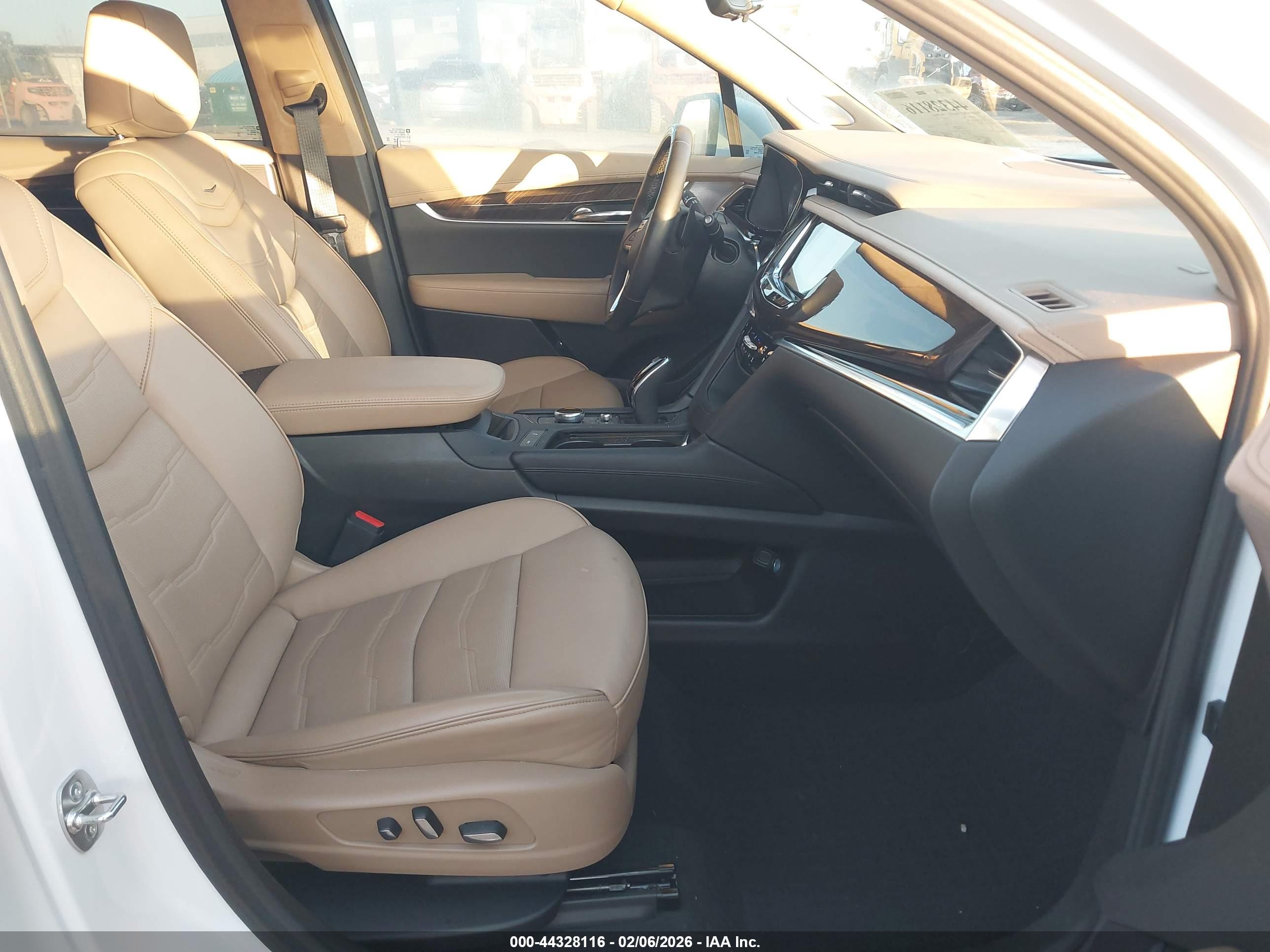CADILLAC XT6 image 5
