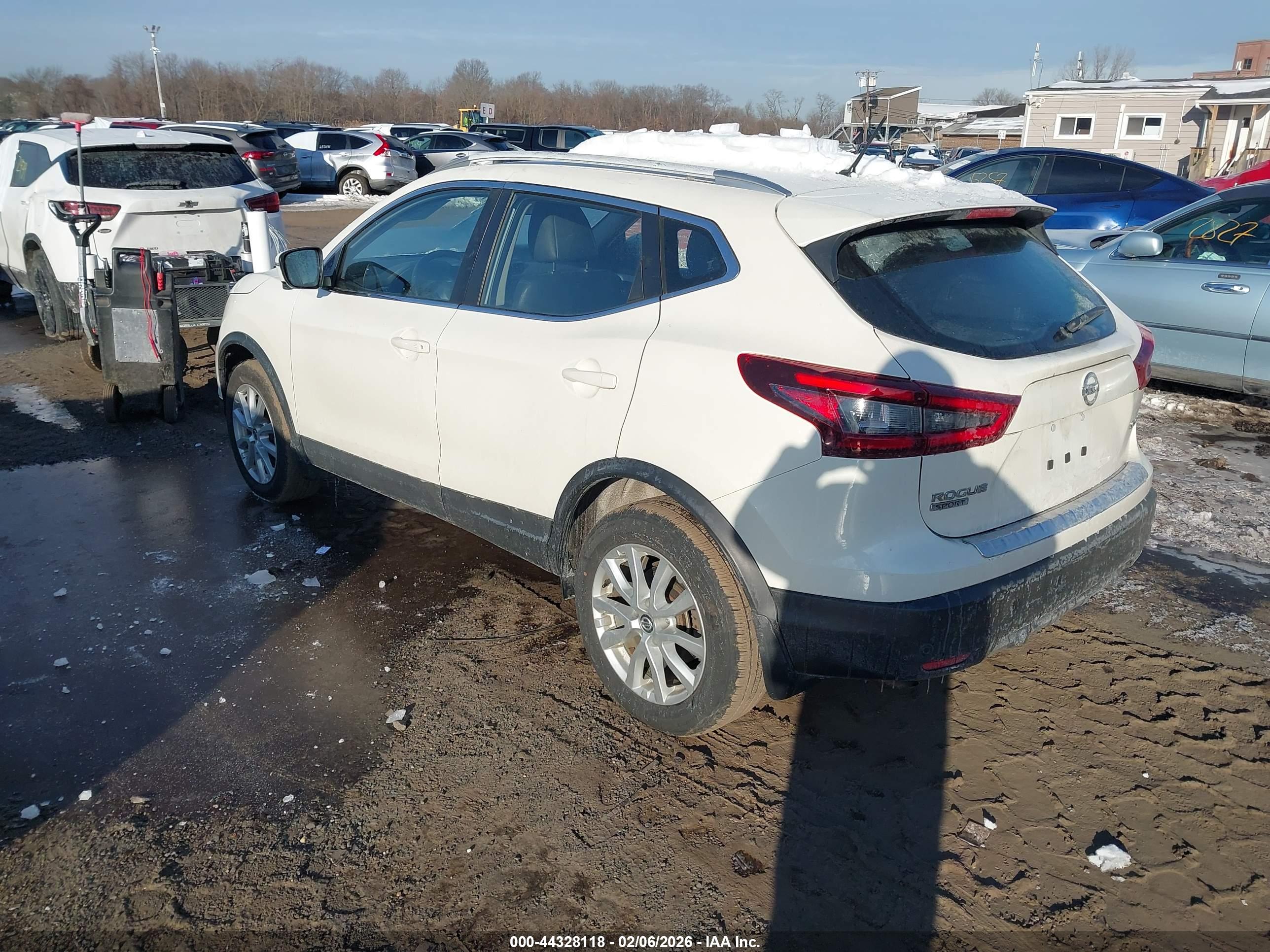 NISSAN ROGUE image 3