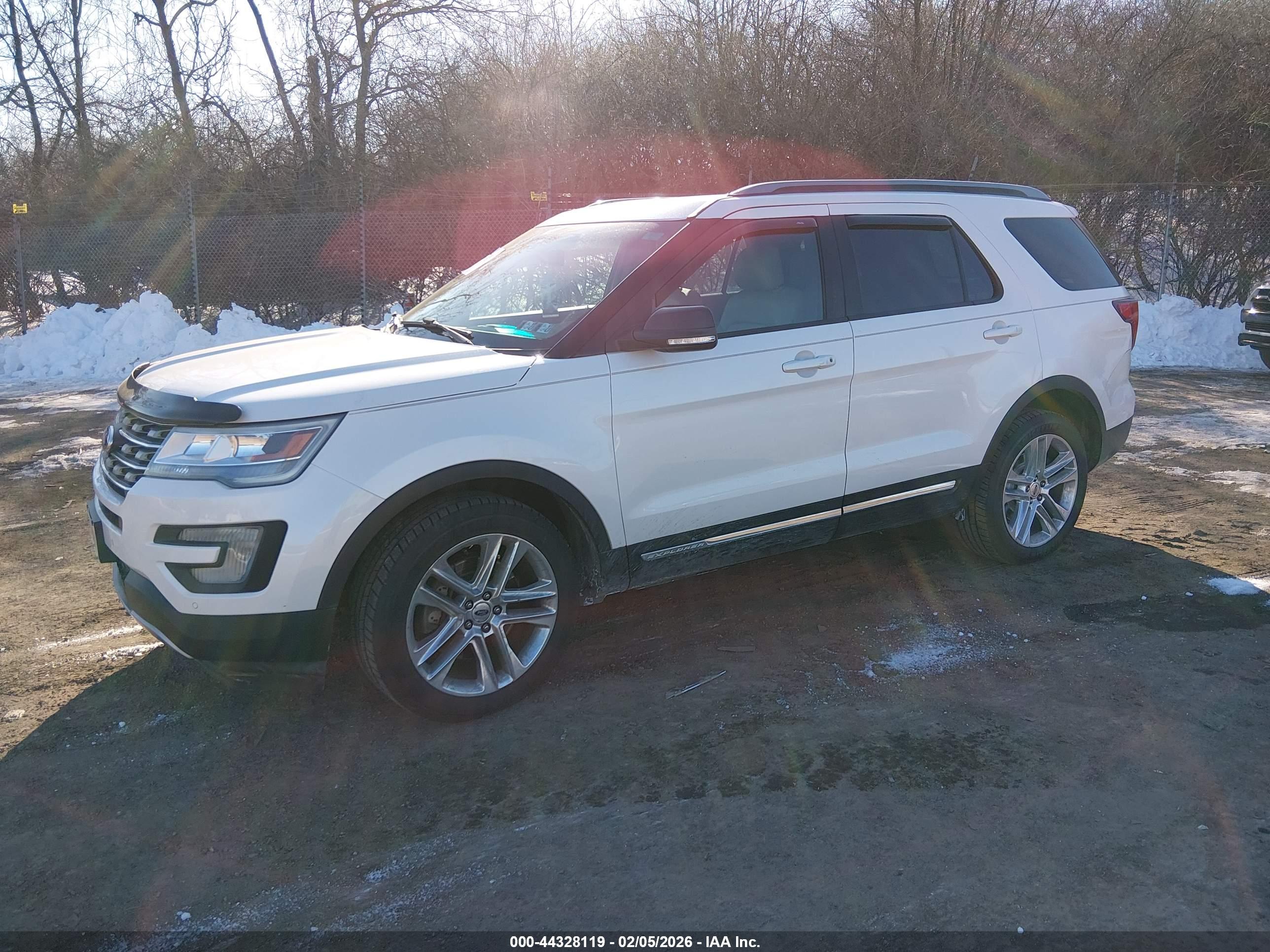 FORD EXPLORER image 2