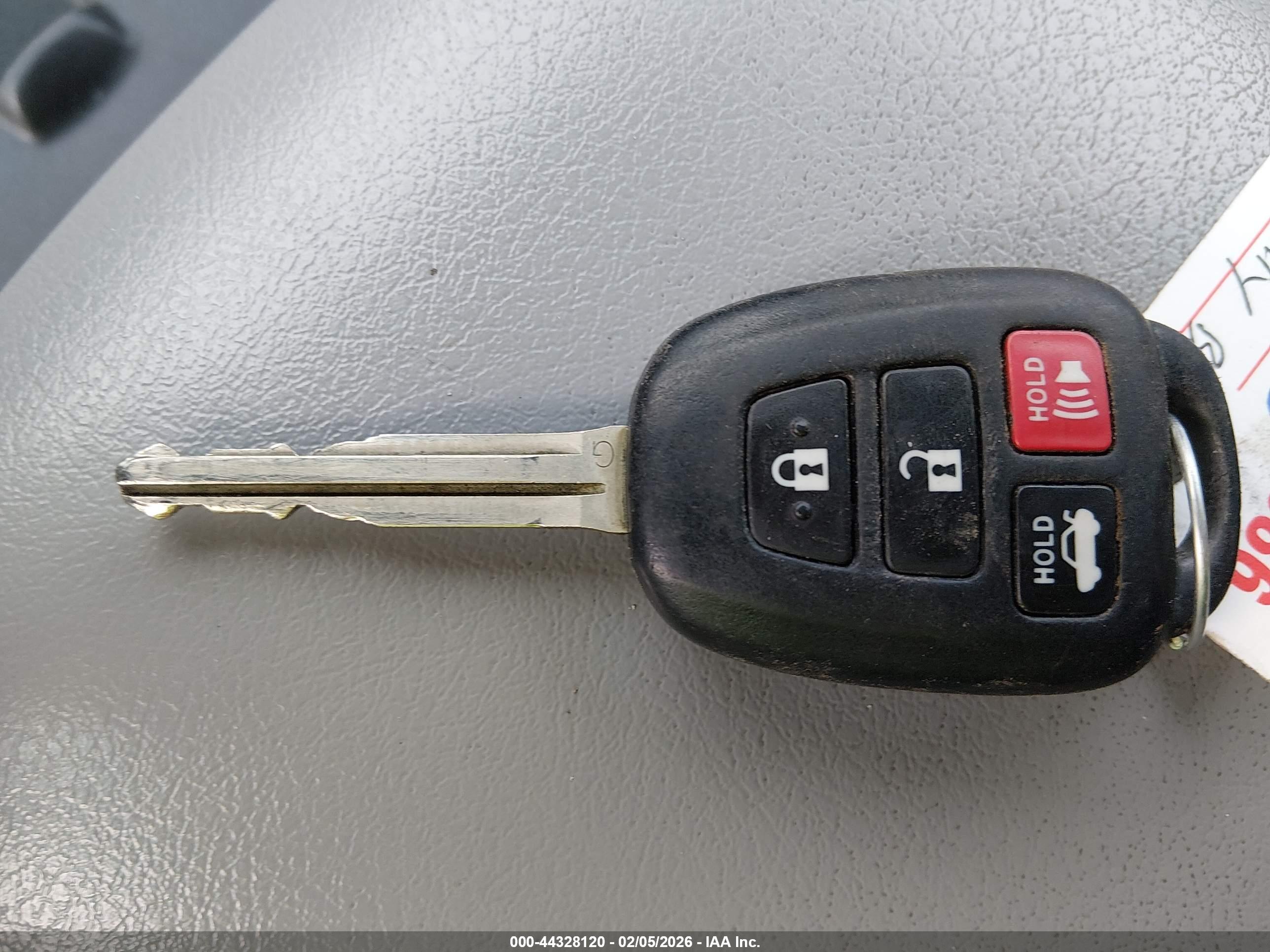 TOYOTA CAMRY image 11