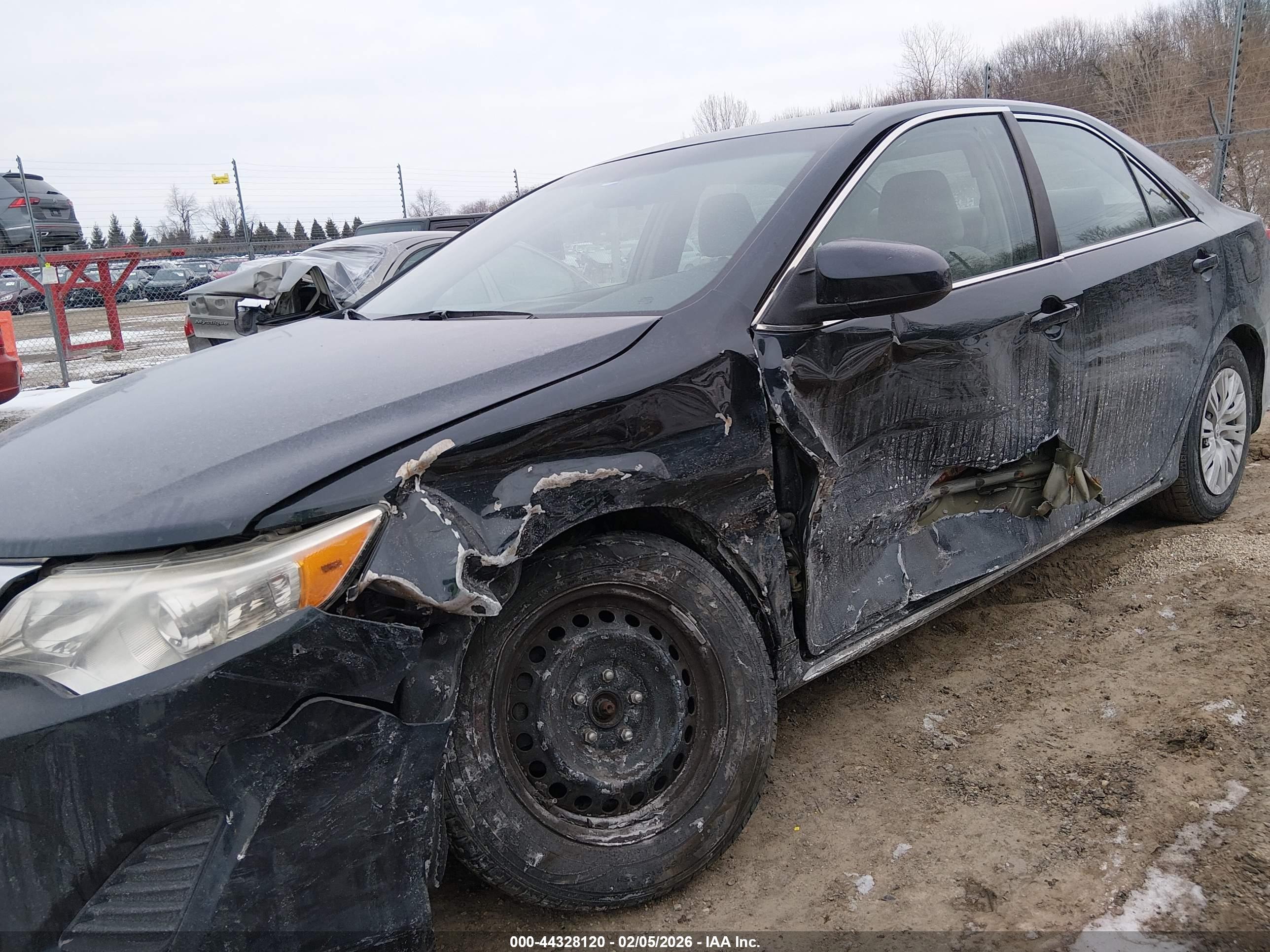 TOYOTA CAMRY image 6