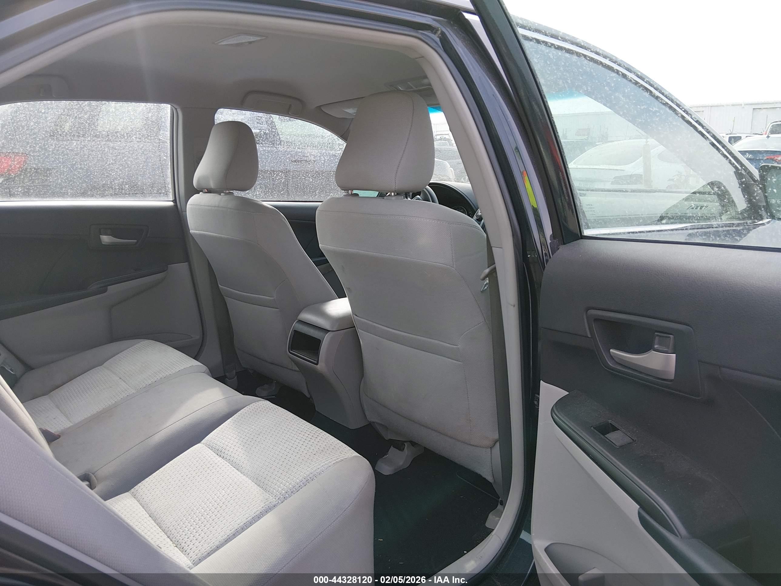 TOYOTA CAMRY image 8