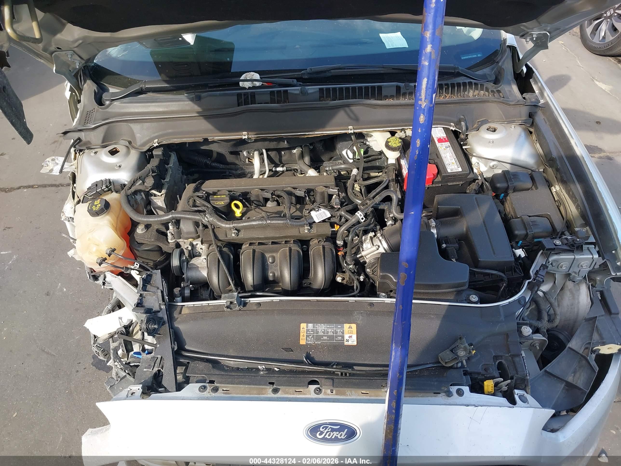 FORD FUSION image 10