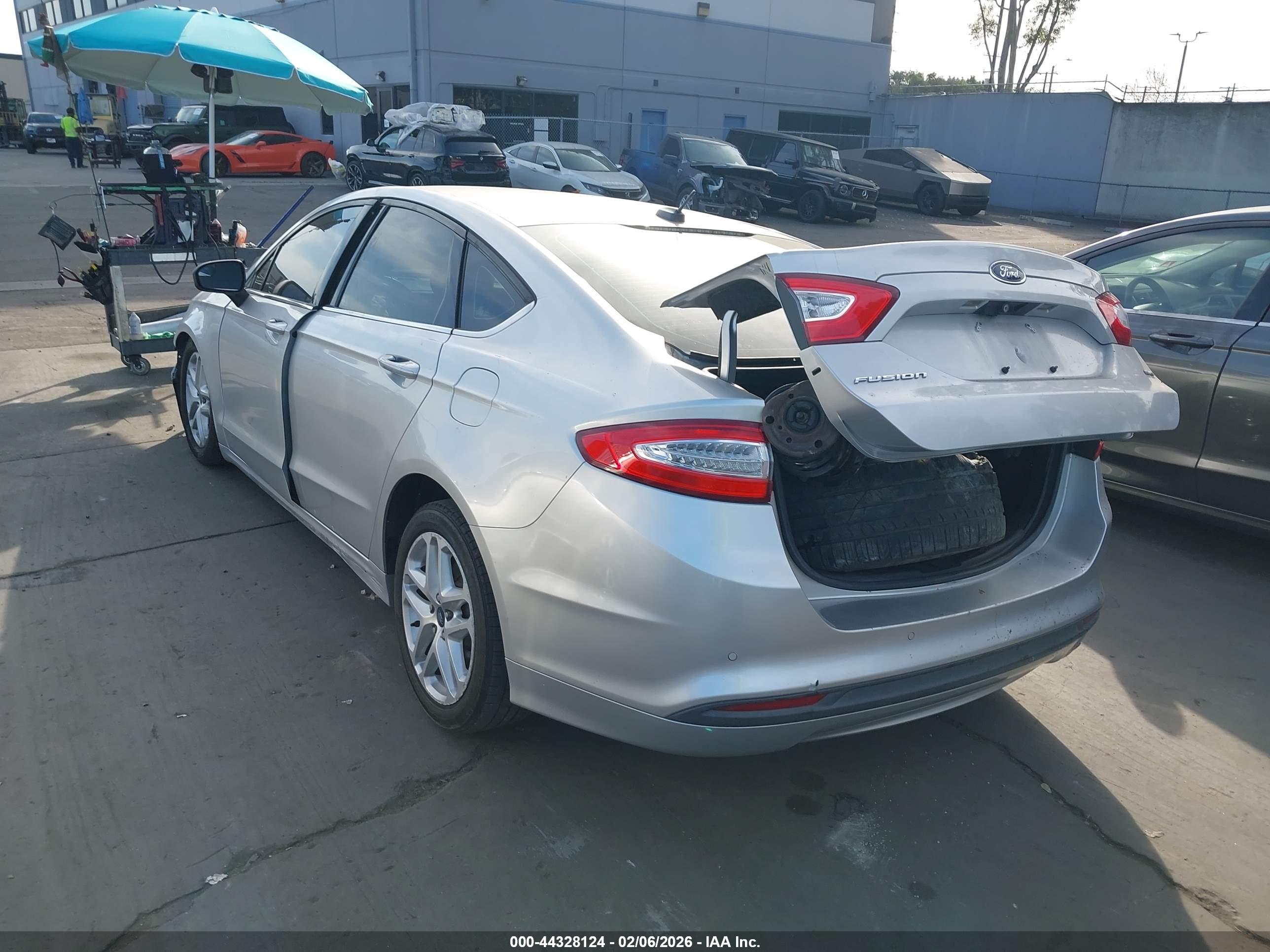 FORD FUSION image 3
