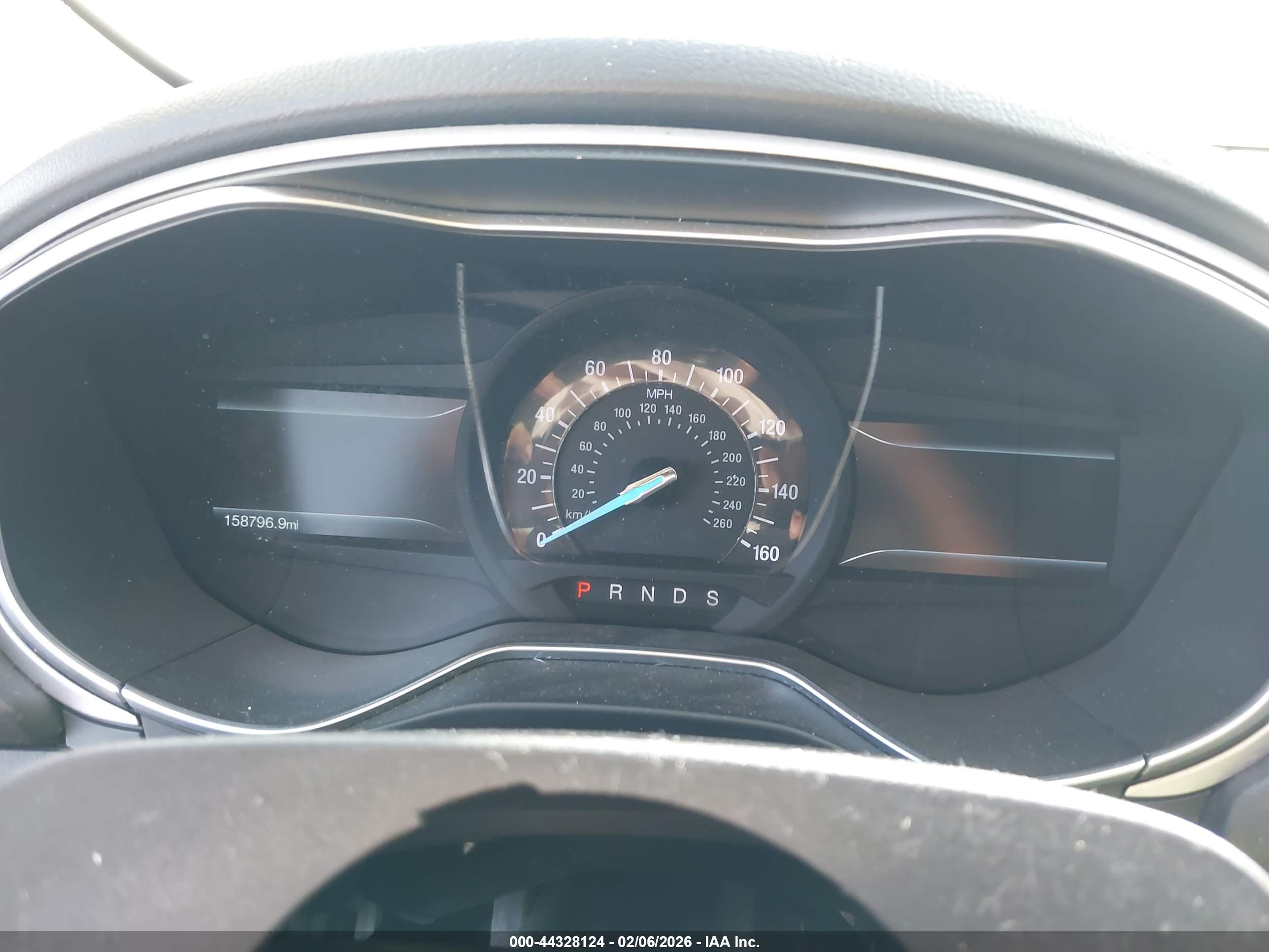 FORD FUSION image 7