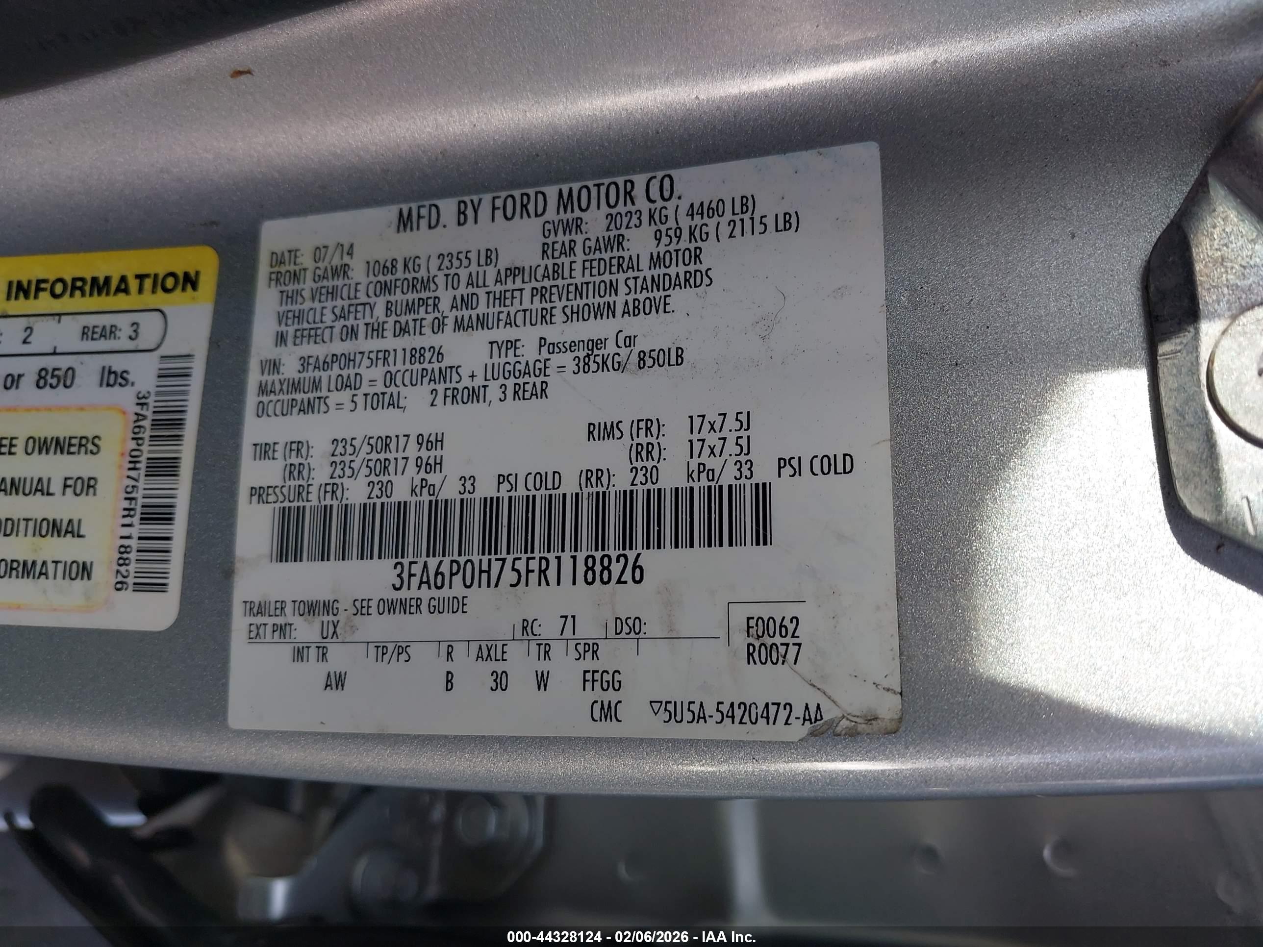 FORD FUSION image 9