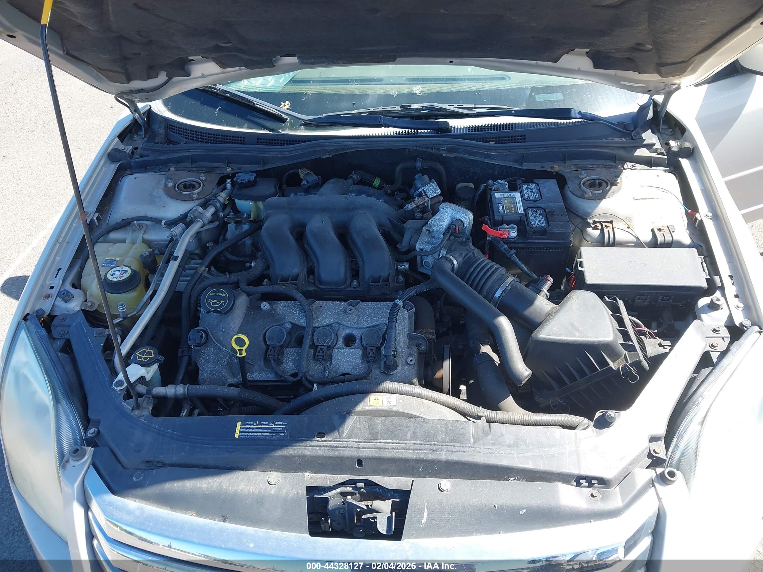 FORD FUSION image 10