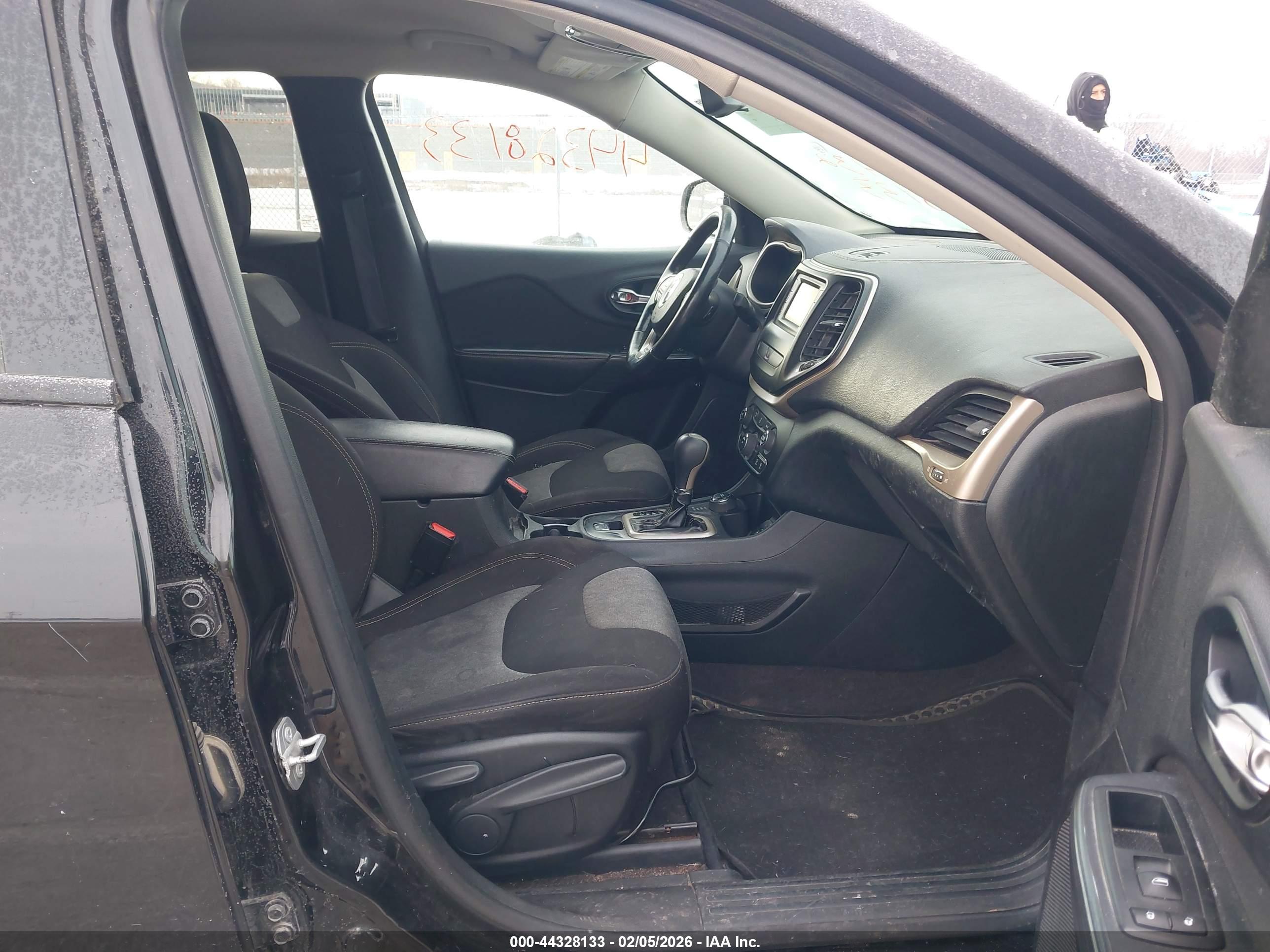 JEEP CHEROKEE image 5